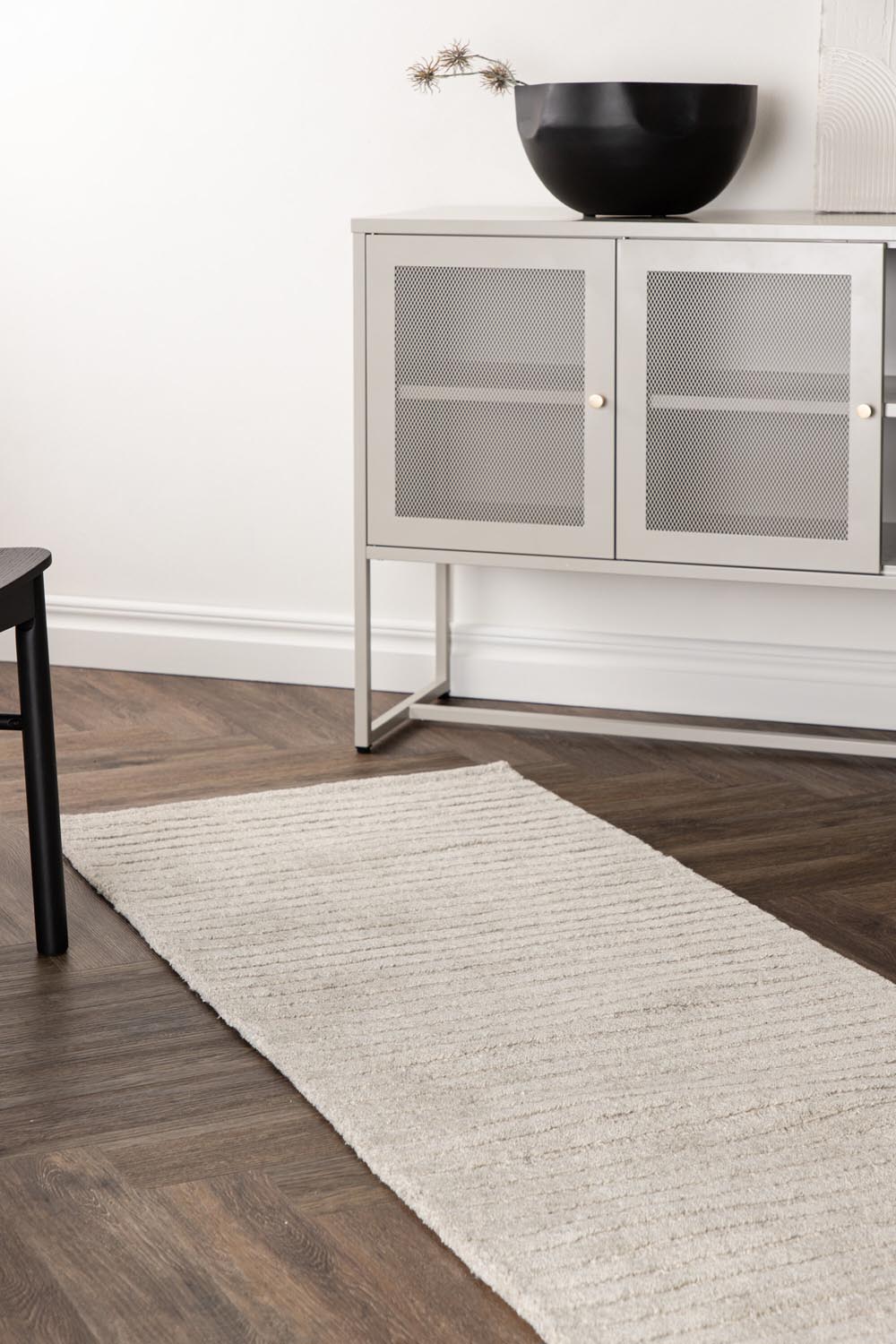 Milton Teppich in Hellgrau präsentiert im Onlineshop von KAQTU Design AG. Teppich ist von Venture Home