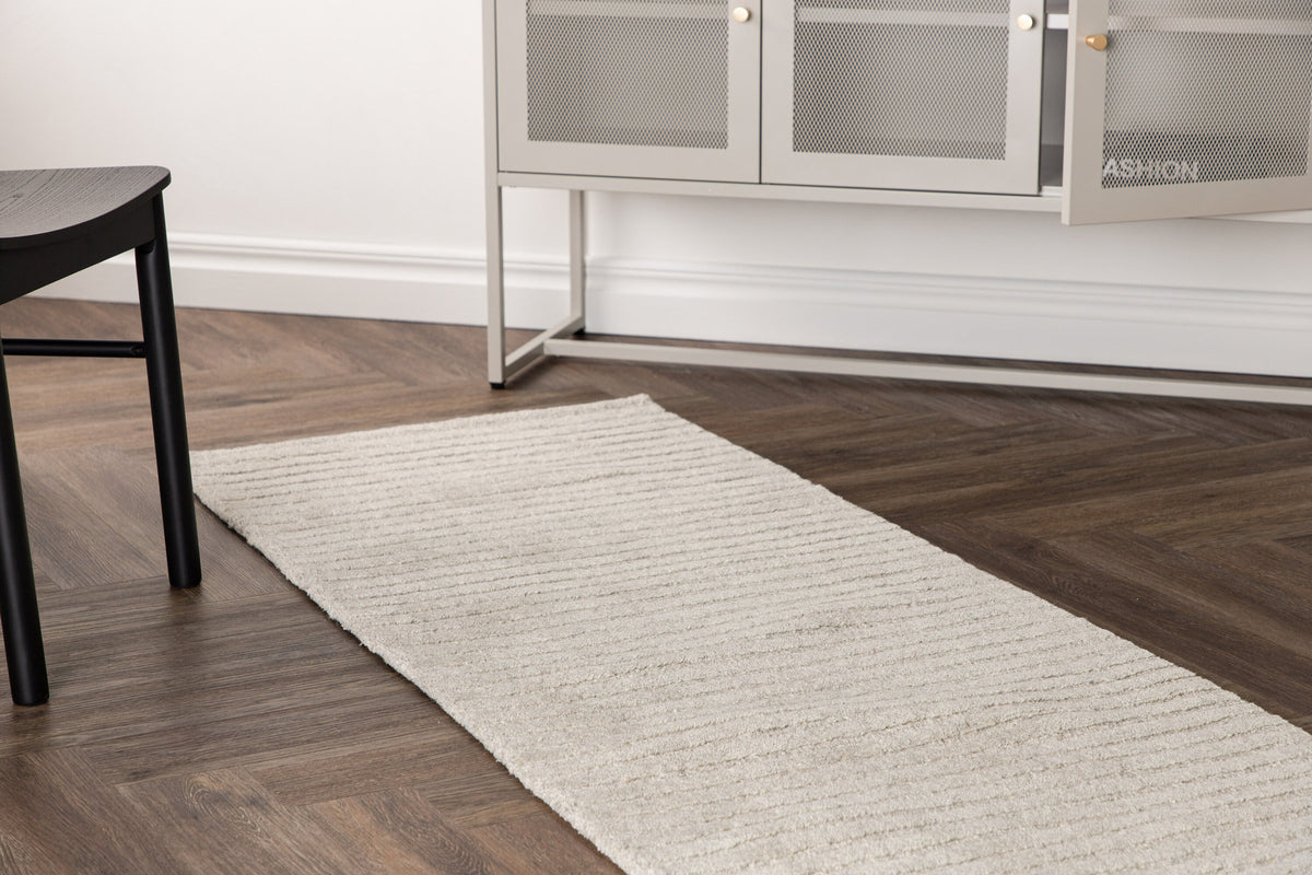 Milton Teppich in Hellgrau präsentiert im Onlineshop von KAQTU Design AG. Teppich ist von Venture Home