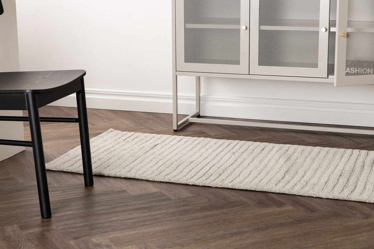 Milton Teppich in Hellgrau präsentiert im Onlineshop von KAQTU Design AG. Teppich ist von Venture Home