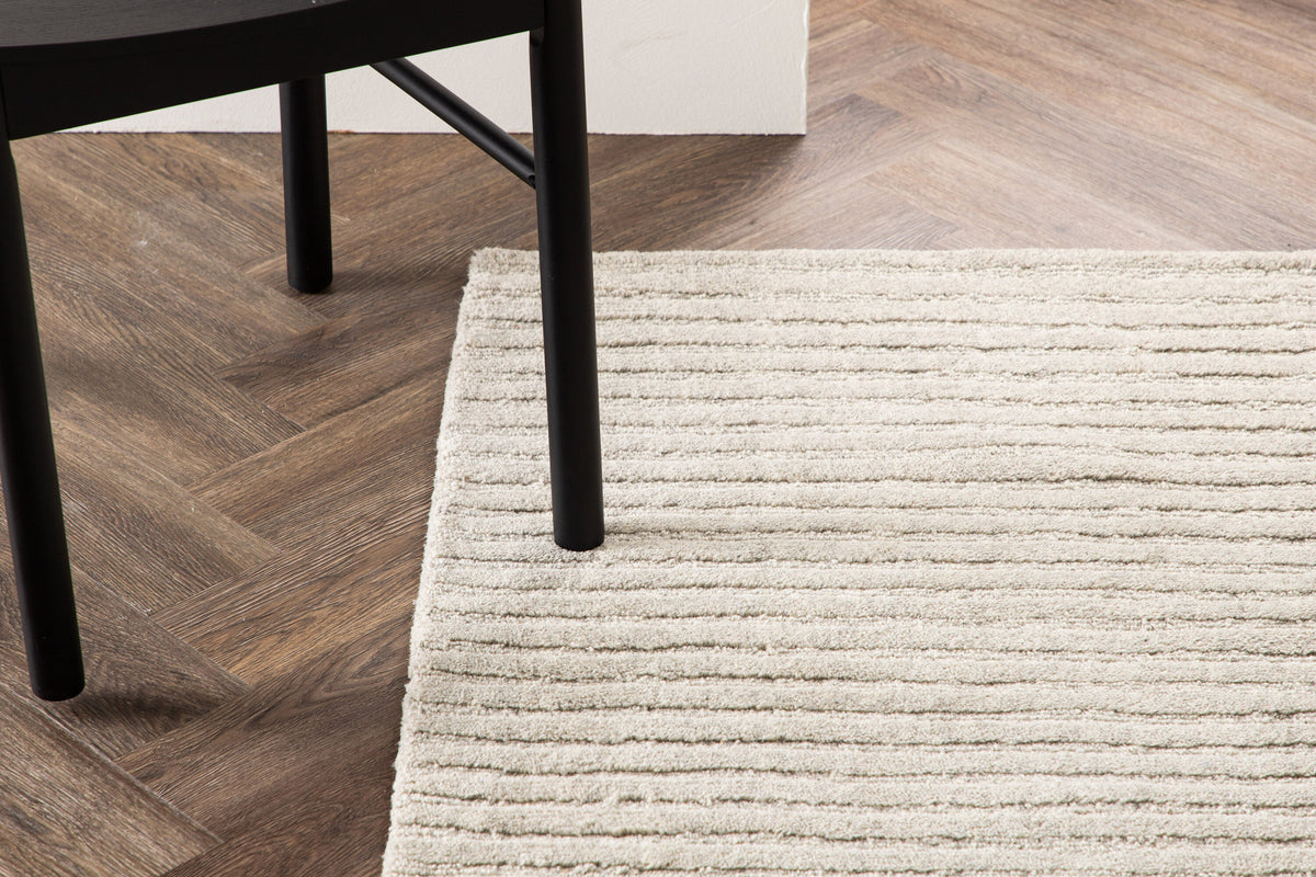 Milton Teppich in Hellgrau präsentiert im Onlineshop von KAQTU Design AG. Teppich ist von Venture Home