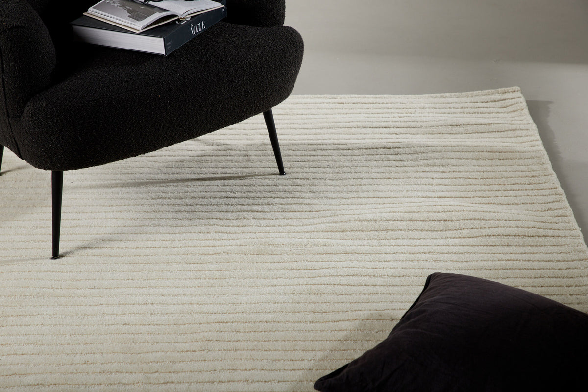 Milton Teppich in Weiss präsentiert im Onlineshop von KAQTU Design AG. Teppich ist von Venture Home