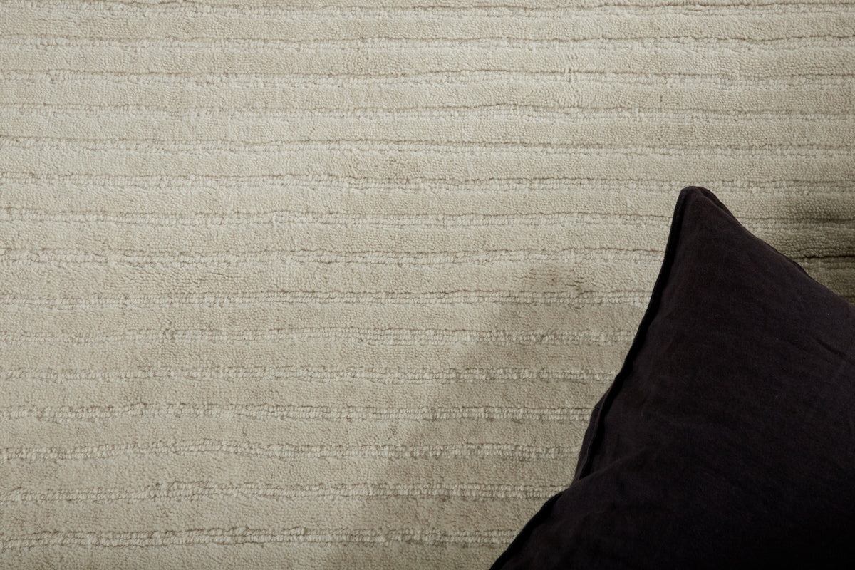 Milton Teppich in Weiss präsentiert im Onlineshop von KAQTU Design AG. Teppich ist von Venture Home