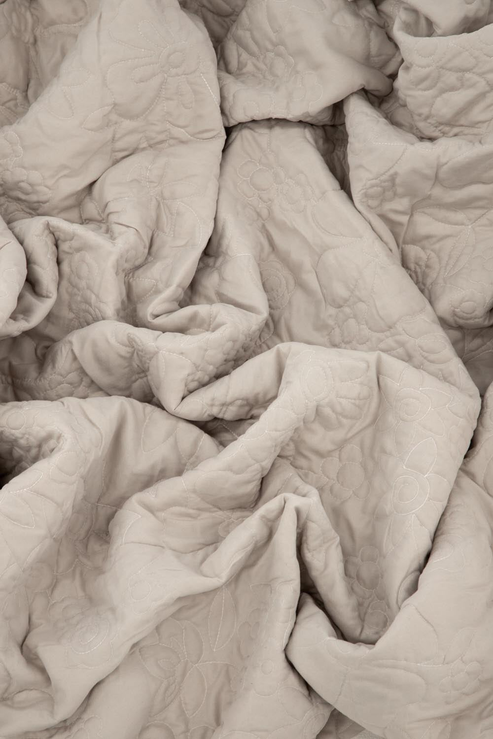 Niki Tagesdecke in Beige präsentiert im Onlineshop von KAQTU Design AG. Bettüberwurf ist von Venture Home