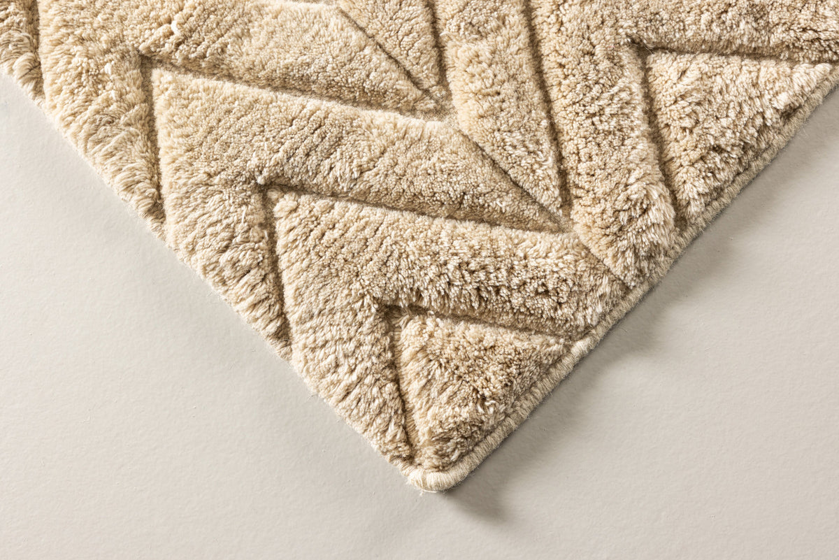 Zoe Teppich in Beige präsentiert im Onlineshop von KAQTU Design AG. Teppich ist von Vind