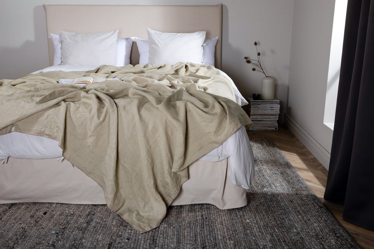Milo Tagesdecke in Beige präsentiert im Onlineshop von KAQTU Design AG. Bettüberwurf ist von Venture Home