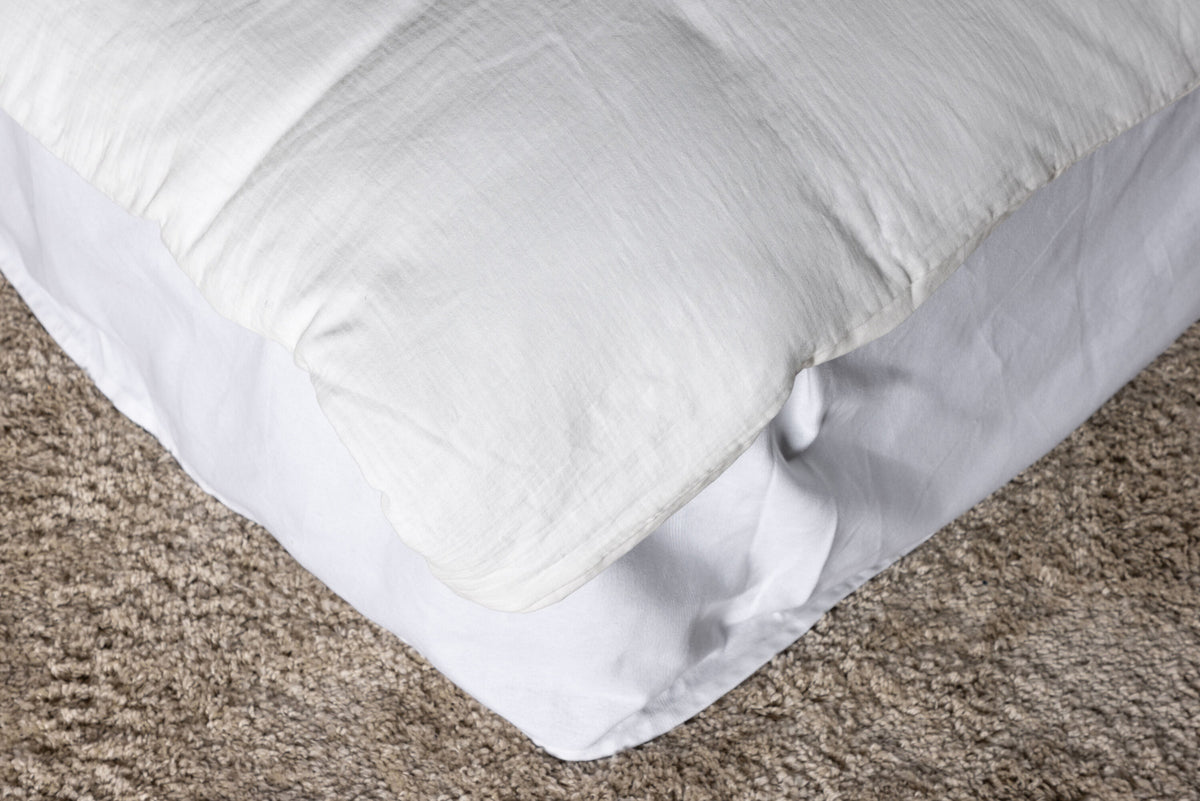Mila Bettgarnitur Kombo in Weiss präsentiert im Onlineshop von KAQTU Design AG. Bettwäsche ist von Venture Home