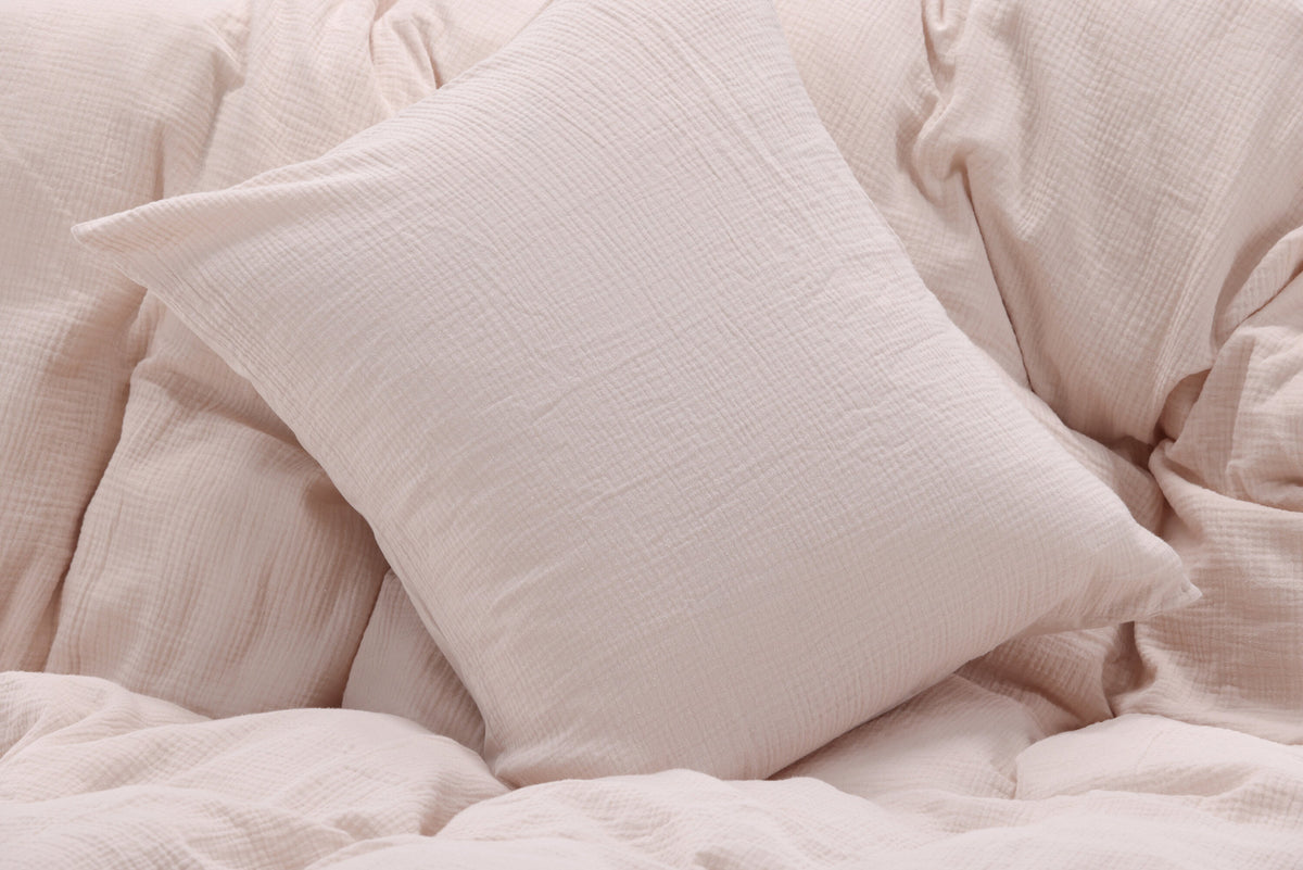 Mila Bettgarnitur Kombo in Hell-Pink präsentiert im Onlineshop von KAQTU Design AG. Bettwäsche ist von Venture Home