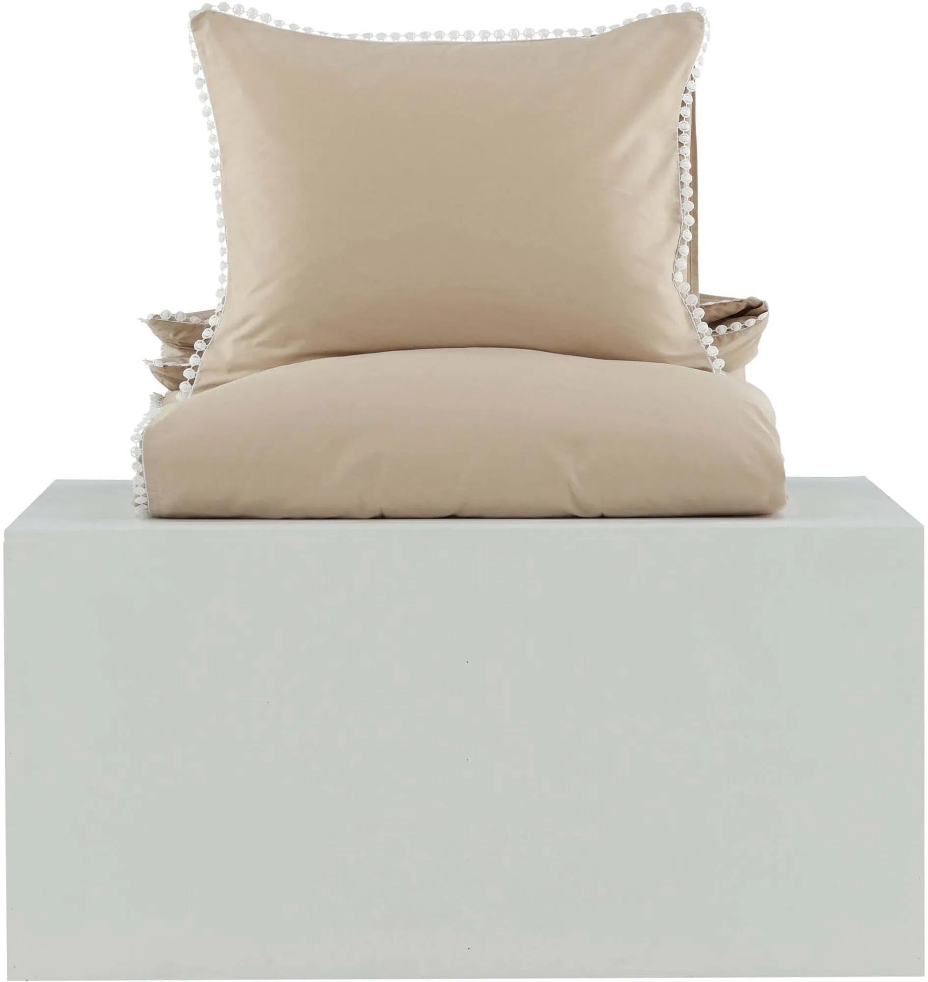Elegante Livia Bettgarnitur aus weichem Baumwollsatin von Venture Home.