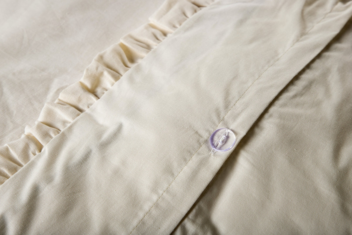 Lias Bettgarnitur in Beige präsentiert im Onlineshop von KAQTU Design AG. Bettwäsche ist von Venture Home