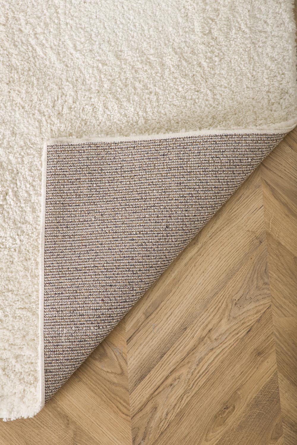 Walter Pluto Teppich Rechteckig in Weiss präsentiert im Onlineshop von KAQTU Design AG. Teppich ist von Venture Home