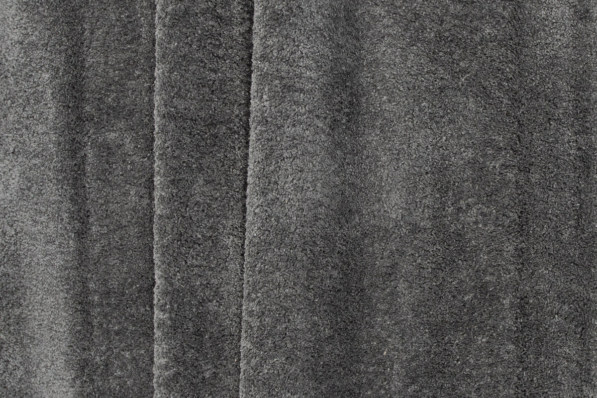 Walter Pluto Teppich Rechteckig in Dunkelgrau präsentiert im Onlineshop von KAQTU Design AG. Teppich ist von Venture Home