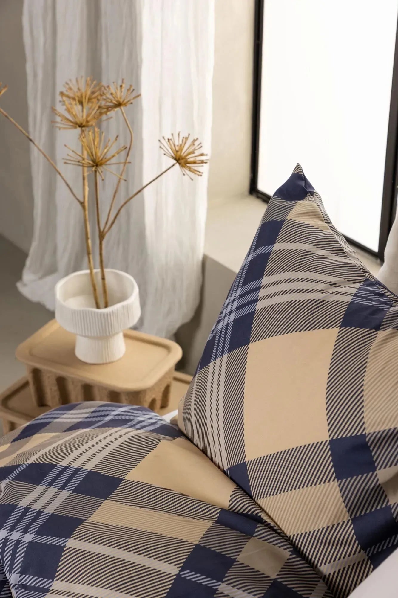 Luxuriöse Aurora Bettgarnitur von Venture Home für erholsamen Schlaf.