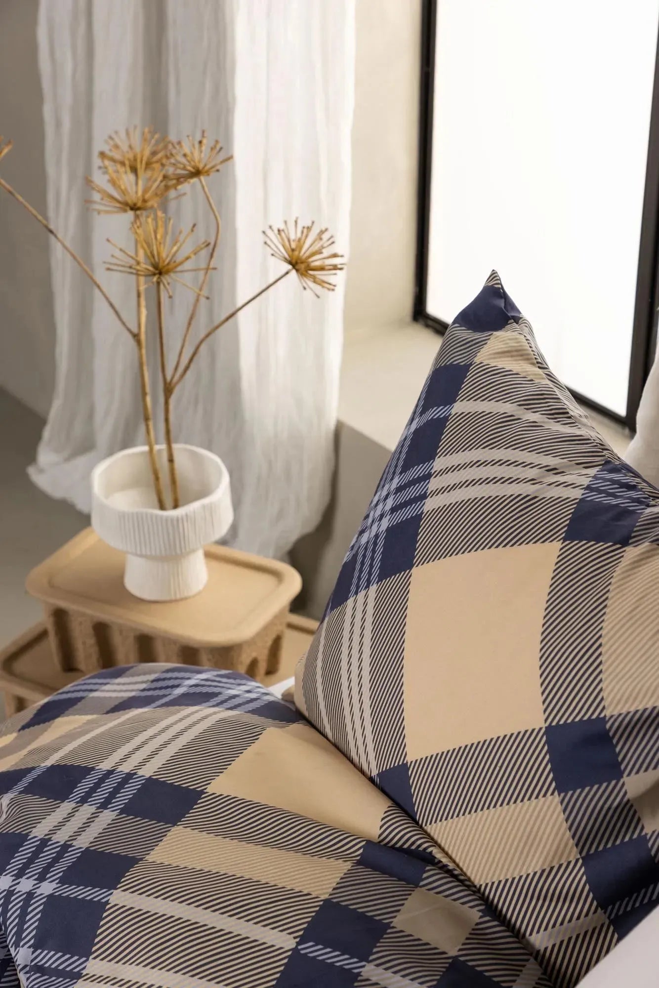 Luxuriöse Aurora Bettgarnitur von Venture Home für erholsamen Schlaf.