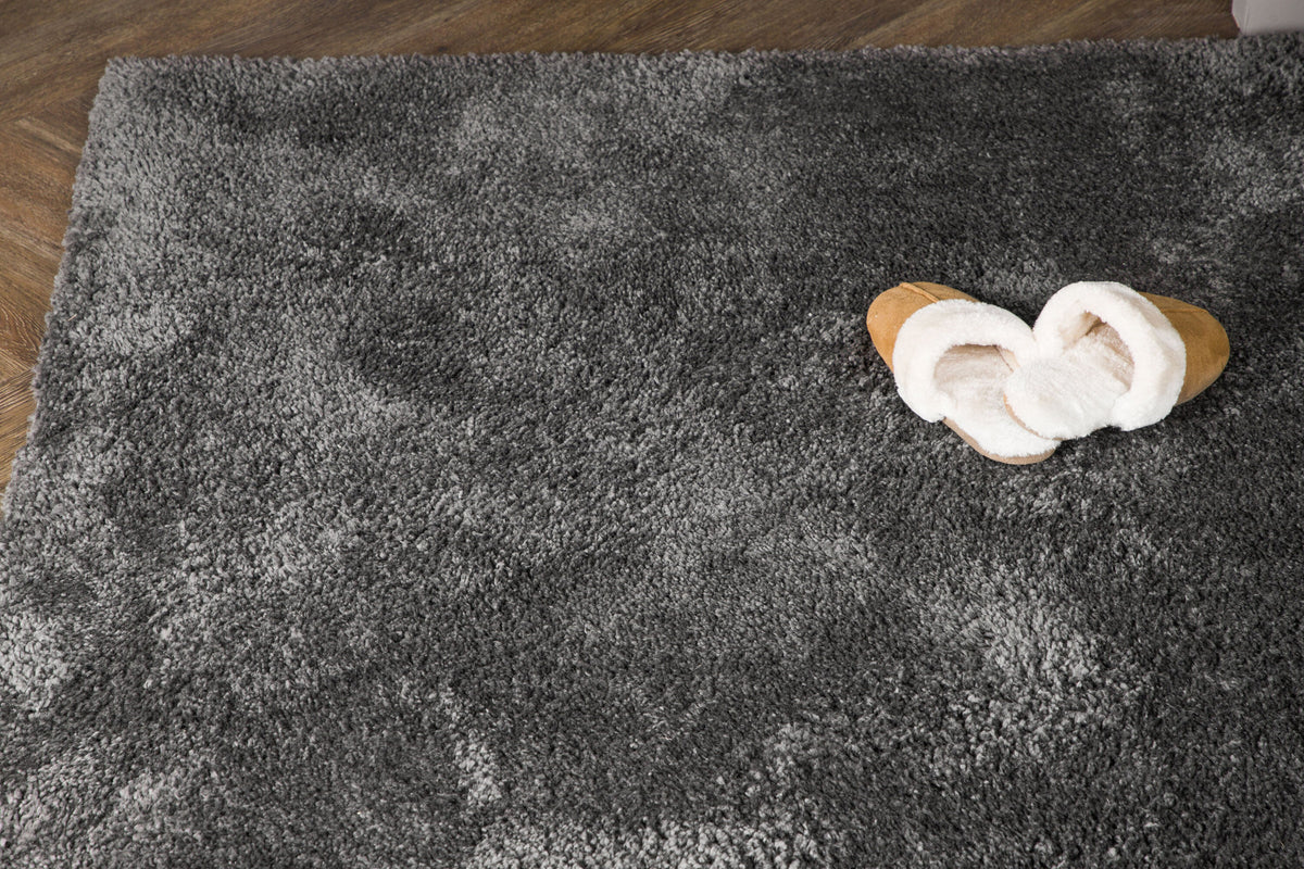 Walter Pluto Teppich Rechteckig in Dunkelgrau präsentiert im Onlineshop von KAQTU Design AG. Teppich ist von Venture Home