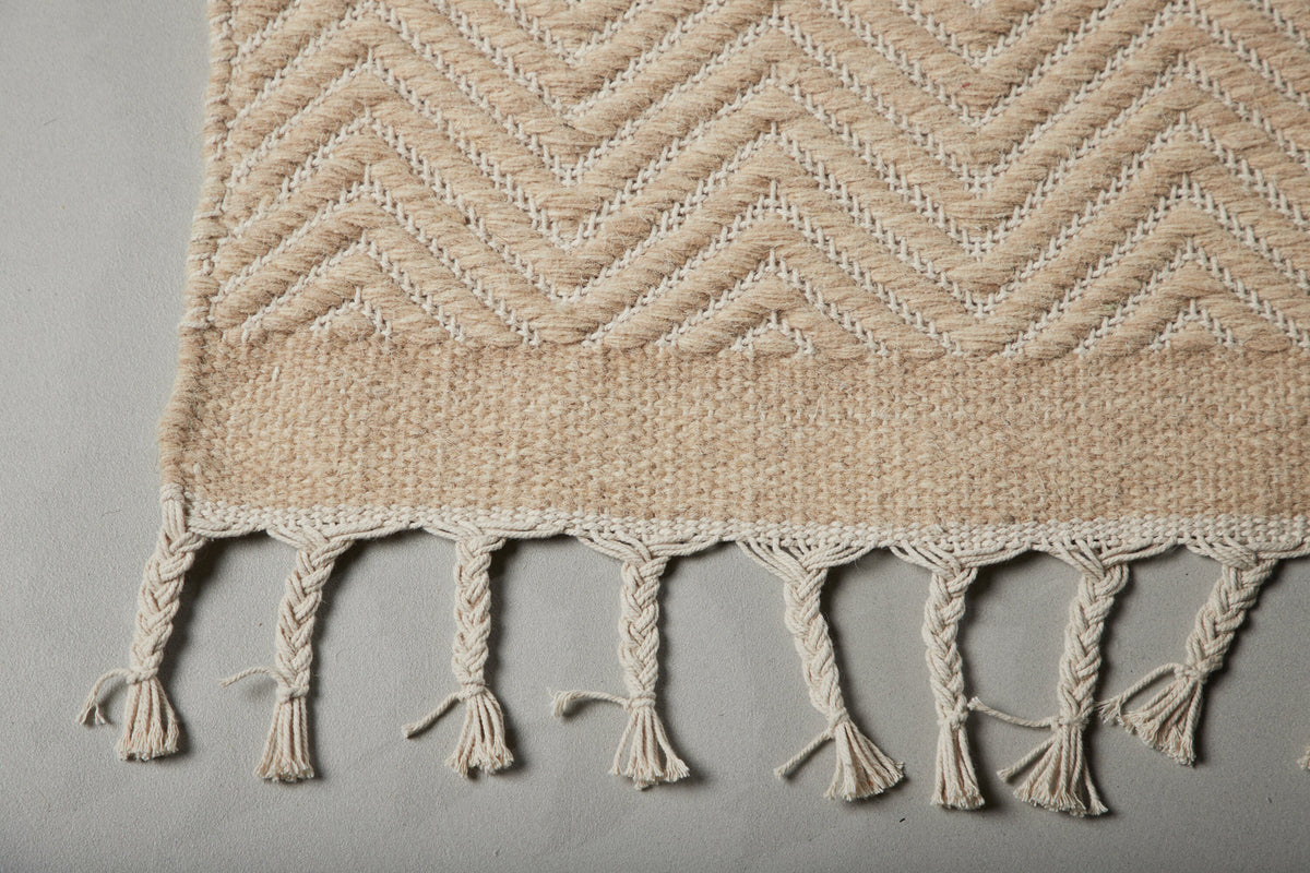 Loke Teppich in Beige präsentiert im Onlineshop von KAQTU Design AG. Teppich ist von Venture Home