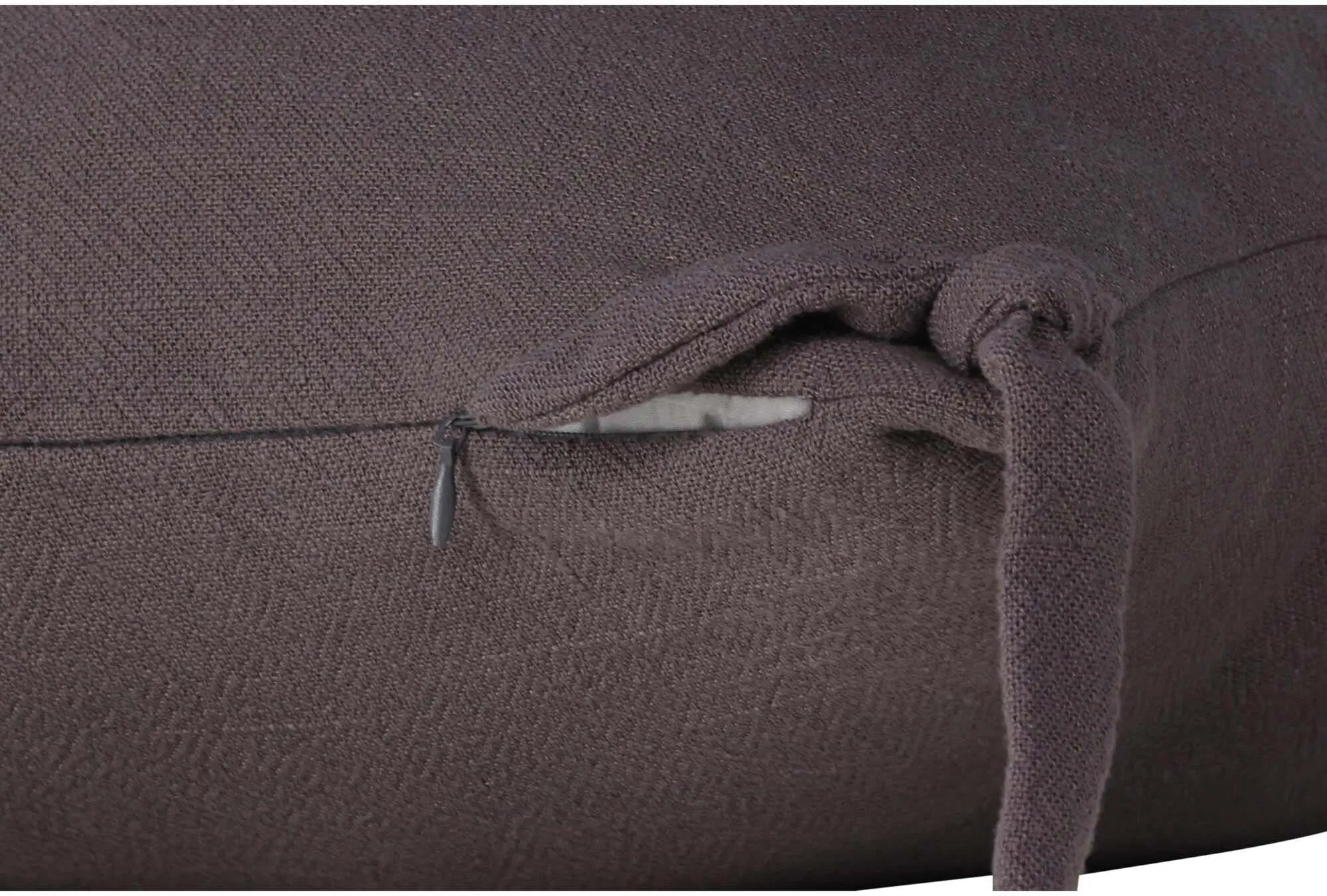 Nora Kissenbezug von Venture Home: Luxuriöses Design in sanftem Beige.