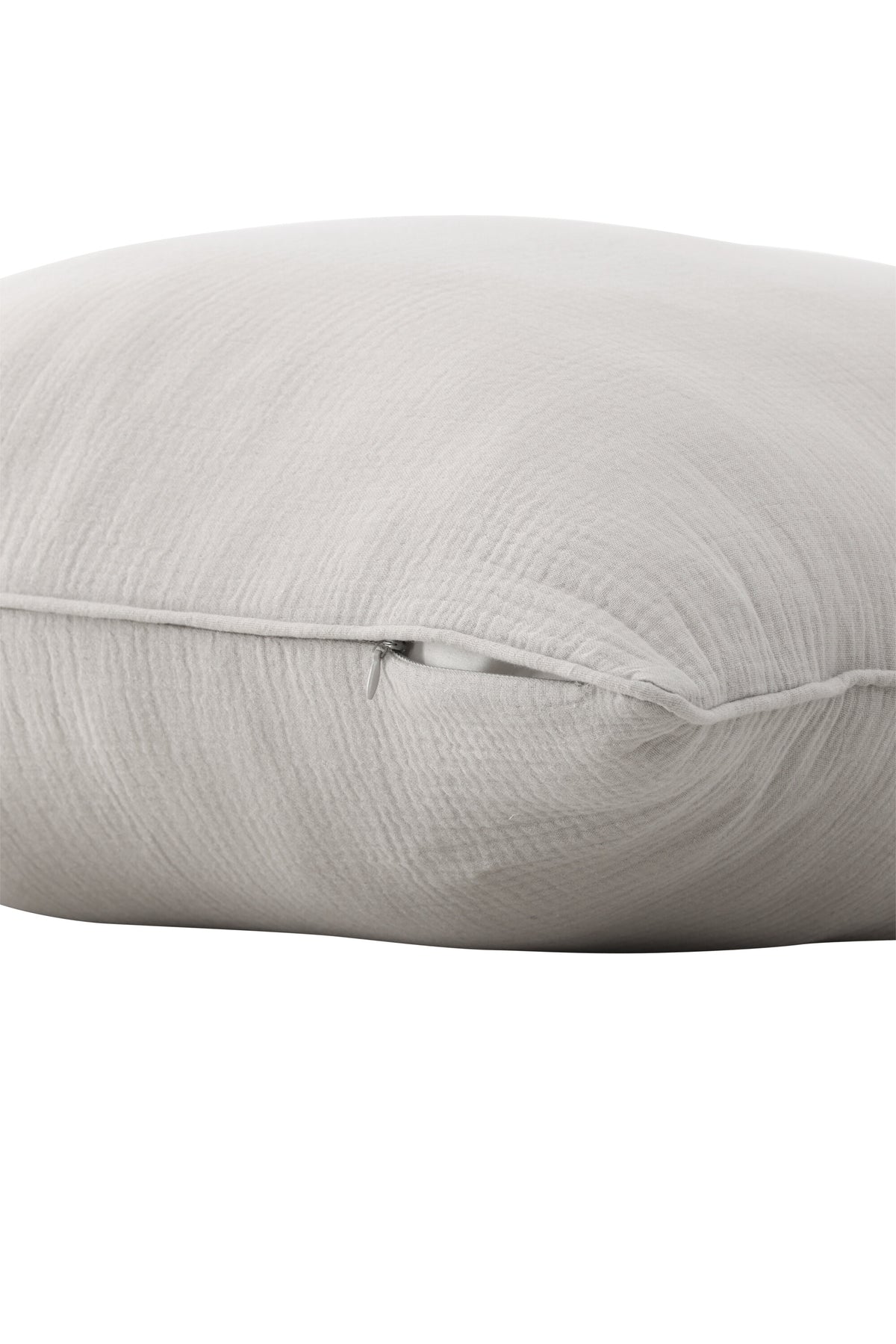 Beiger Tyra Kissenbezug aus 100 % Baumwolle, quadratische Form, 60 x 60 cm, mit verstecktem Reissverschluss an der Unterseite, Venture Home.