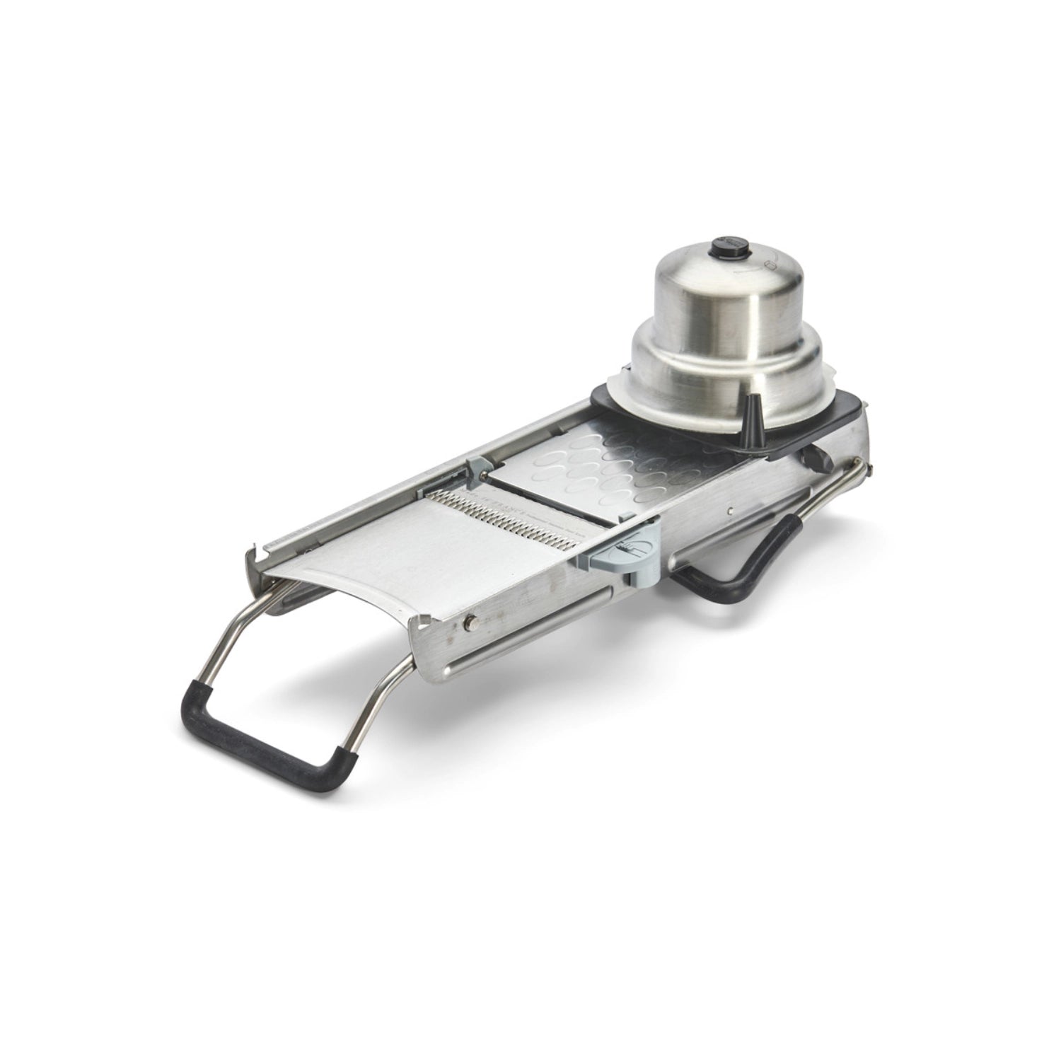 Erleben Sie die Mandoline Ultra Revolution von de Buyer! Mit 3 Juliennes Klingen für präzise Schnitte von Obst und Gemüse – ergonomisch und robust.
