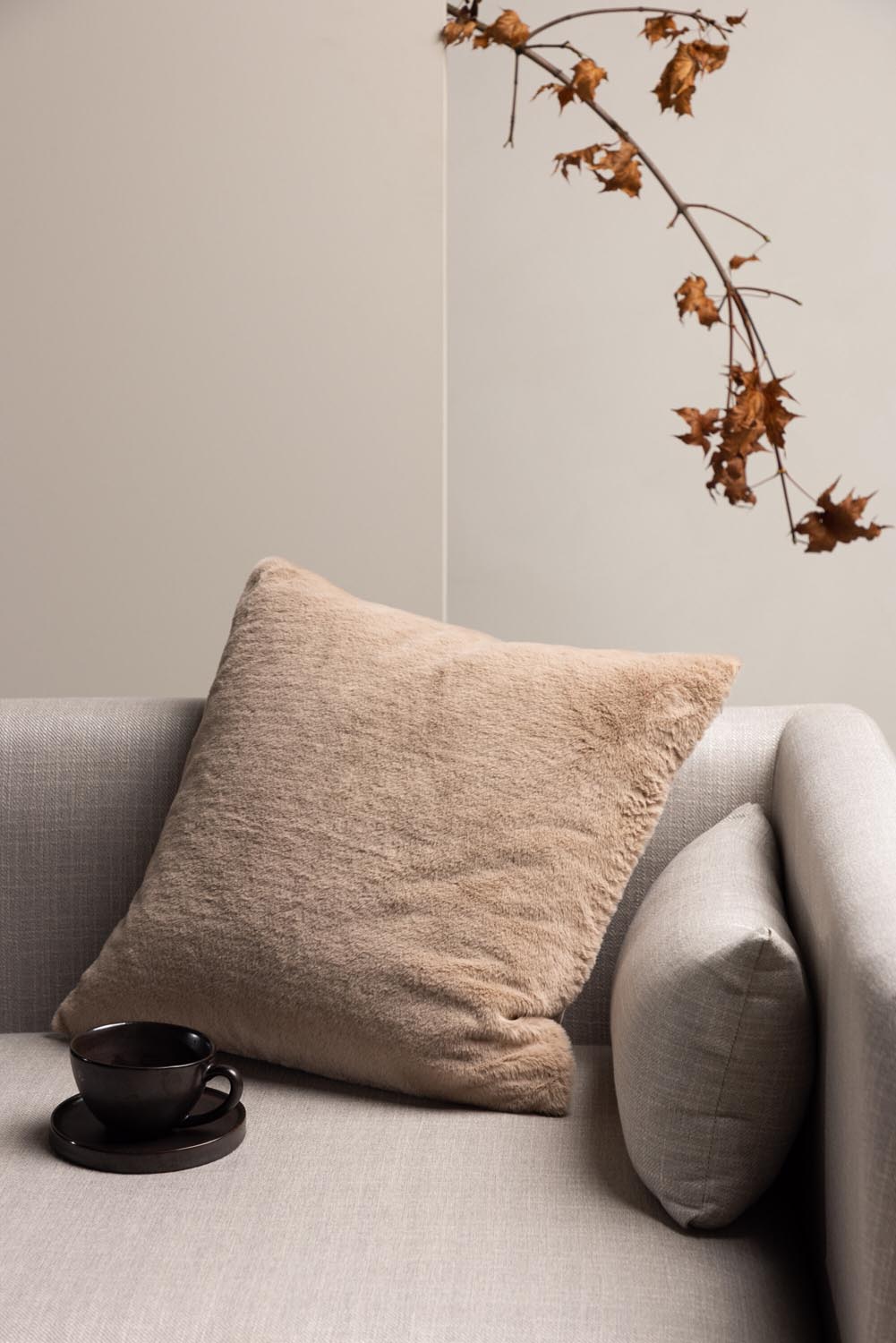 Thea Kissenbezug in Beige präsentiert im Onlineshop von KAQTU Design AG. Deko Kissenbezug ist von Venture Home