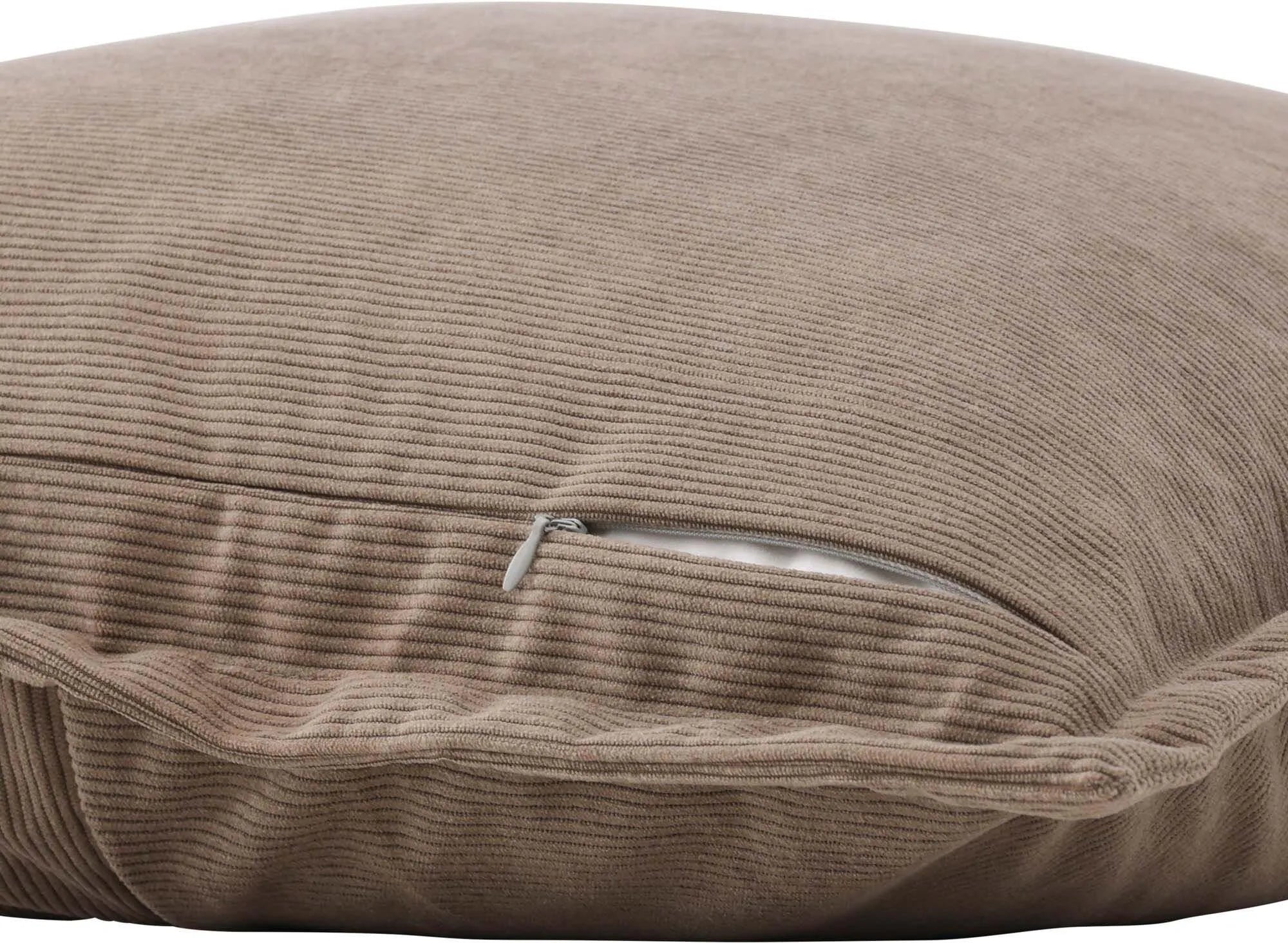 Lykke Kissenbezug: Eleganter Manchester-Stoff in Beige, langlebig, vielseitig kombinierbar, für stilvolle Wohnräume.