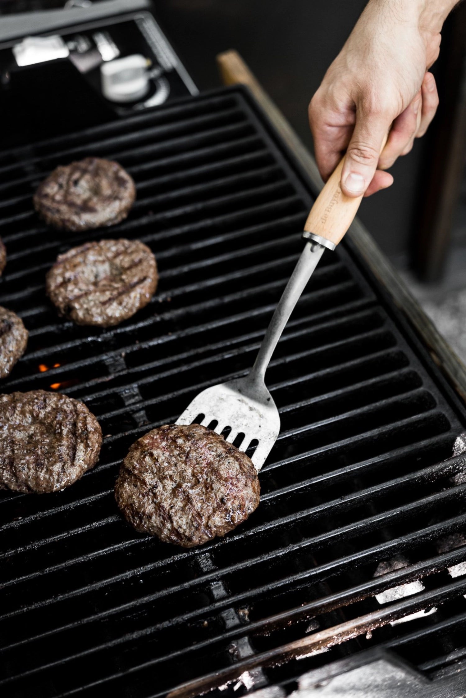 Pativity user perforates nostalgy