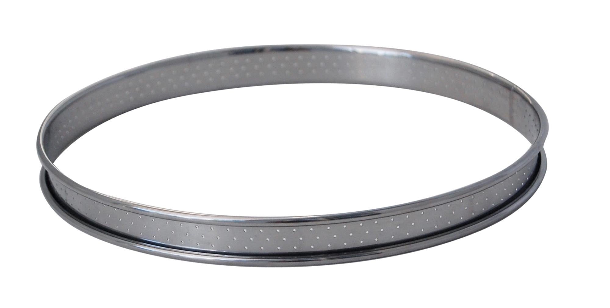 Der gelochte Tortenring Ø22cm von de Buyer aus Edelstahl bietet Stabilität und Präzision für perfekte Torten und Kuchen.