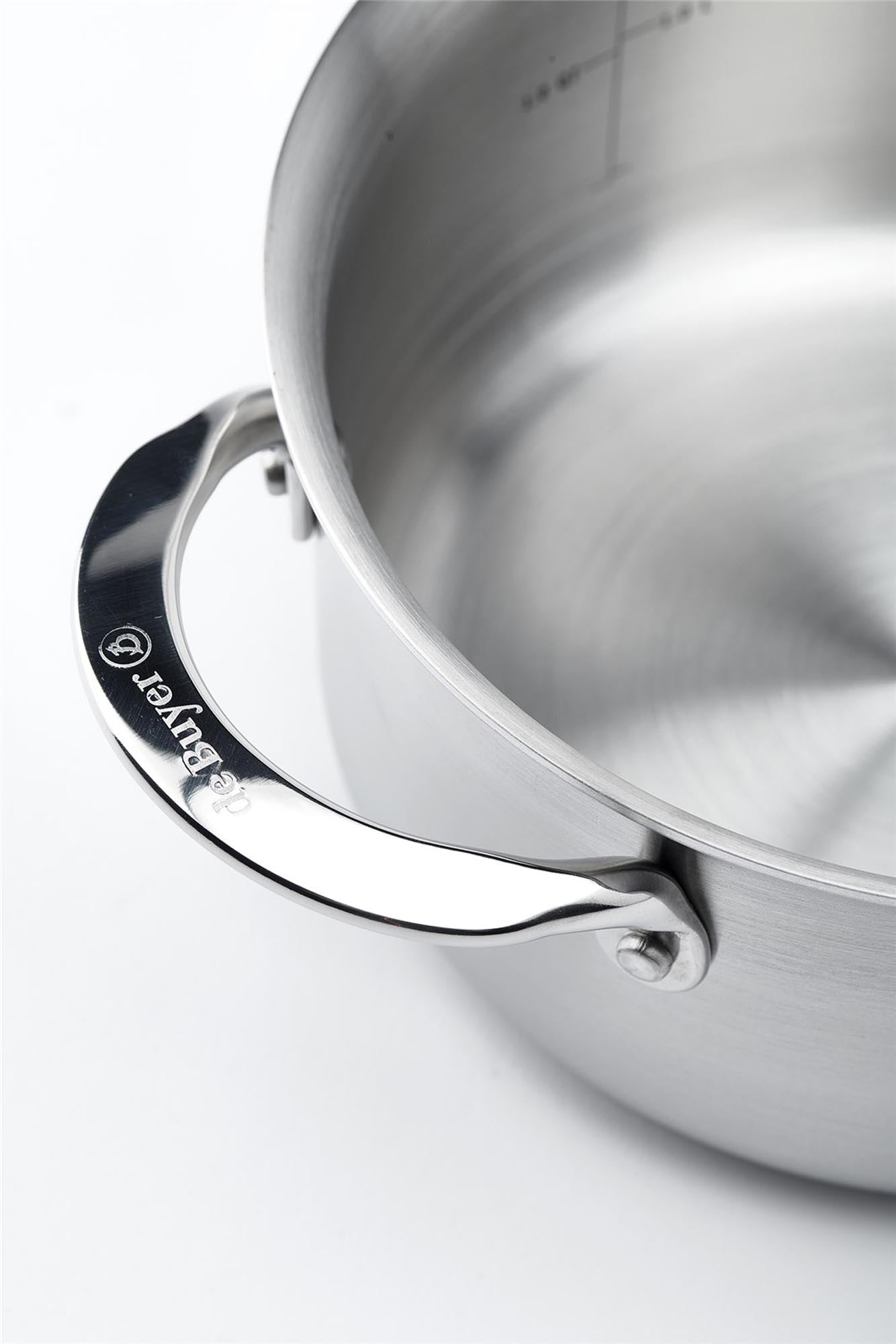 Robuster 24 cm Bratentopf von de Buyer für vielseitiges Kochen.
