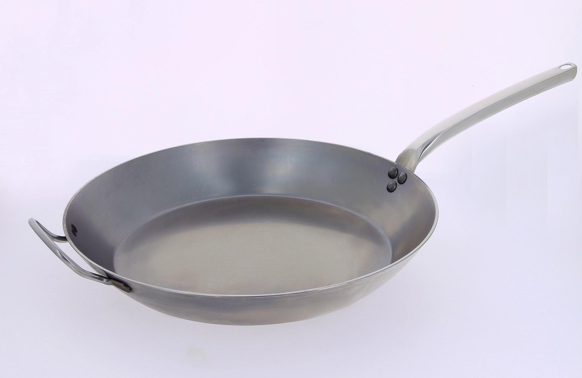 Robuste CARBONE PLUS Pfanne 32cm, Edelstahlgriff, induktionsgeeignet.