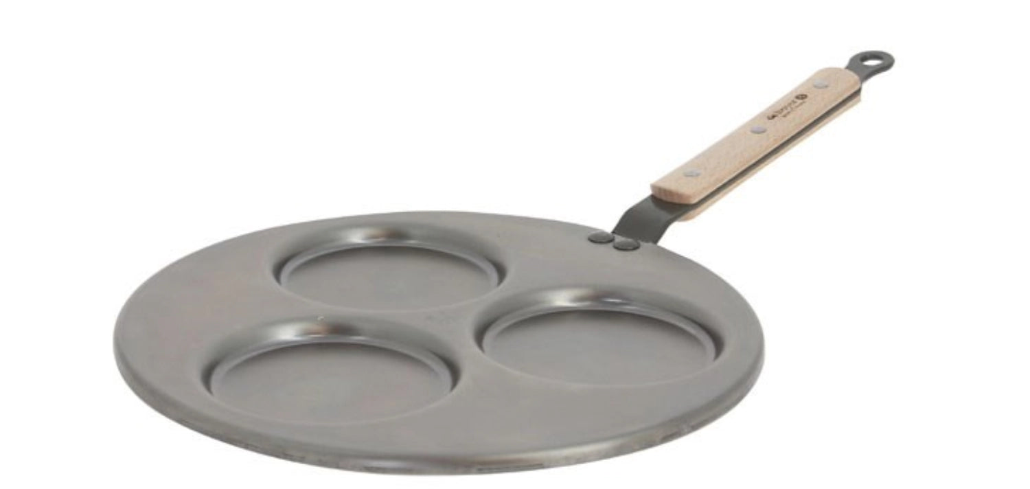 Mineral B Bois Blinipfanne Ø 27cm für 3 Blinis à  Ø 10cm in Silber präsentiert im Onlineshop von KAQTU Design AG. Bratpfanne ist von de Buyer