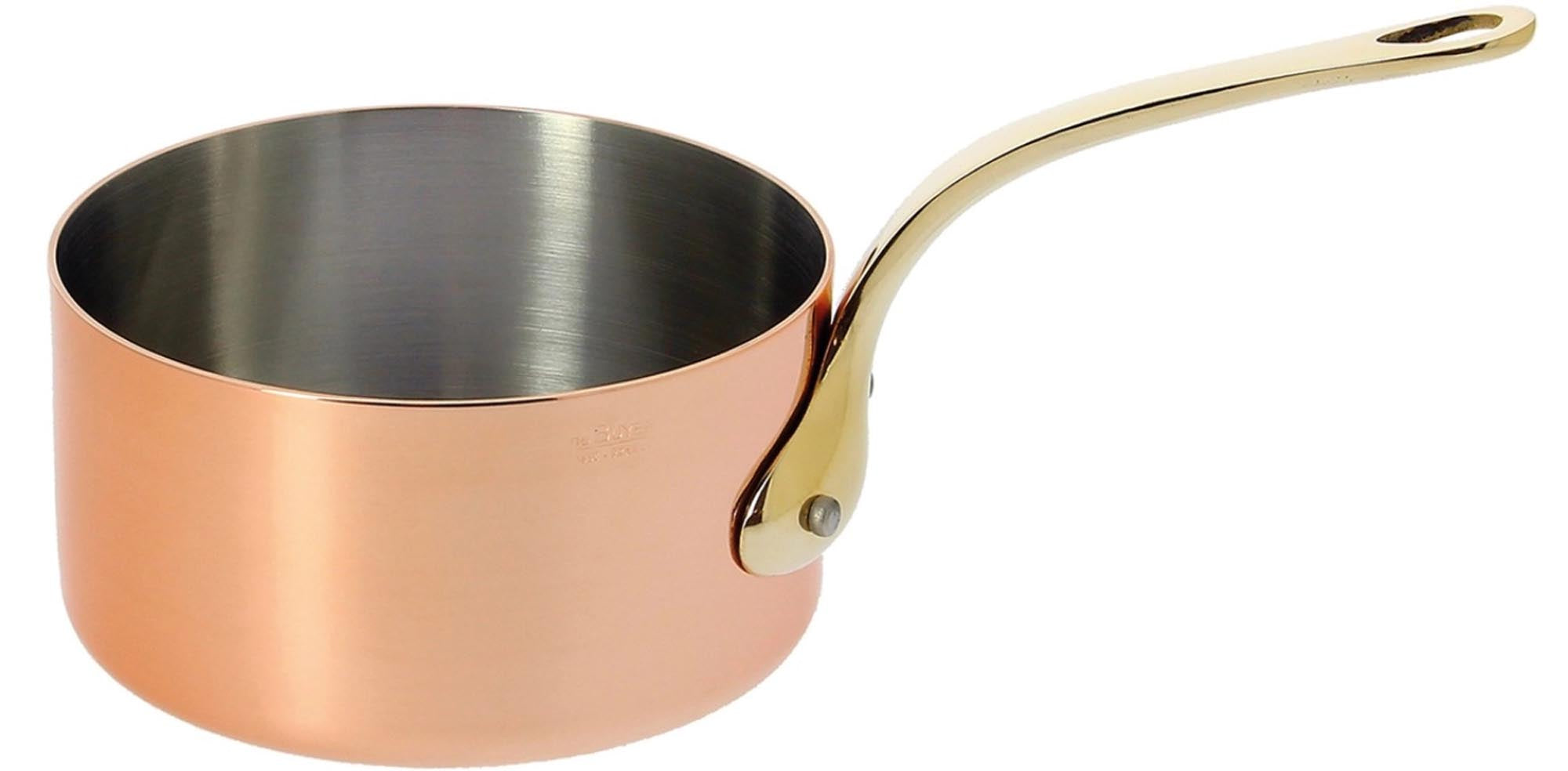 Entdecken Sie die INOCUIVRE Kasserolle klein von de Buyer (Ø12cm) aus Kupfer und Edelstahl. Perfekte Wärmeleitung, pflegeleicht und ideal für Saucen und kleine Portionen.