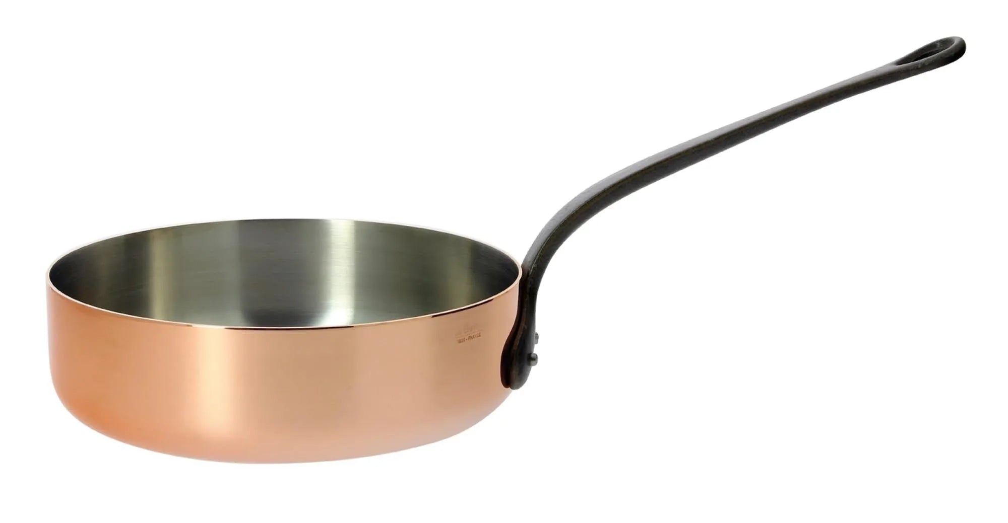 Elegante 20cm Sauteuse aus Kupfer, Edelstahl & Gusseisen von de Buyer. Perfekte Wärmeleitung & Antihaftwirkung für Saucen & Gemüse.