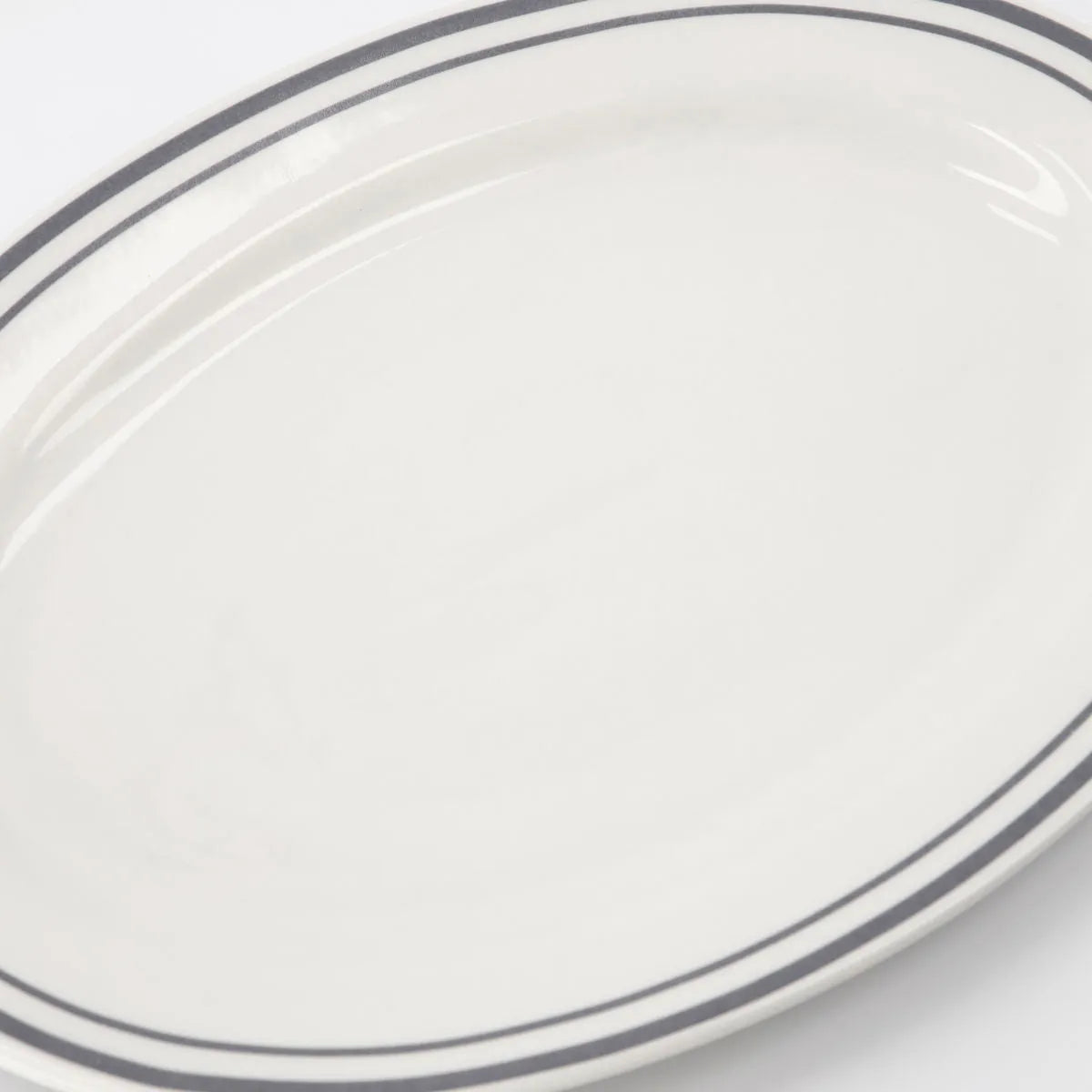 NVBistro Servierschale in Grau von Nicolas Vahé – stilvoll und praktisch.