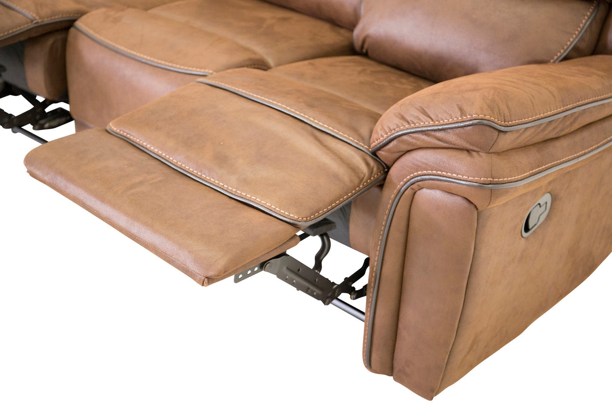 Saranda Sofa in Braun präsentiert im Onlineshop von KAQTU Design AG. 3er Sofa ist von Venture Home