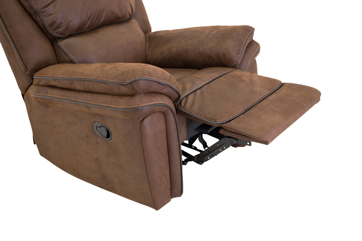 Saranda Sessel in Braun präsentiert im Onlineshop von KAQTU Design AG. Sessel mit Armlehnen ist von Venture Home