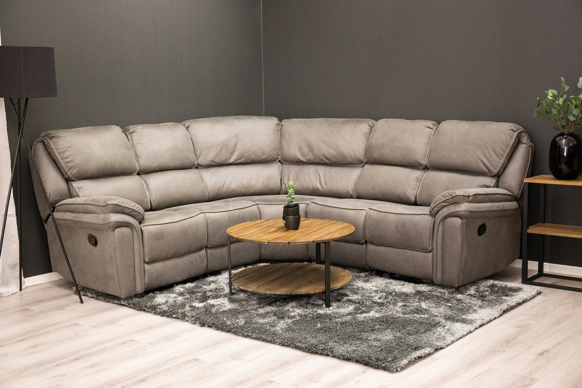 Saranda Sofa in Grau präsentiert im Onlineshop von KAQTU Design AG. Ecksofa ist von Venture Home