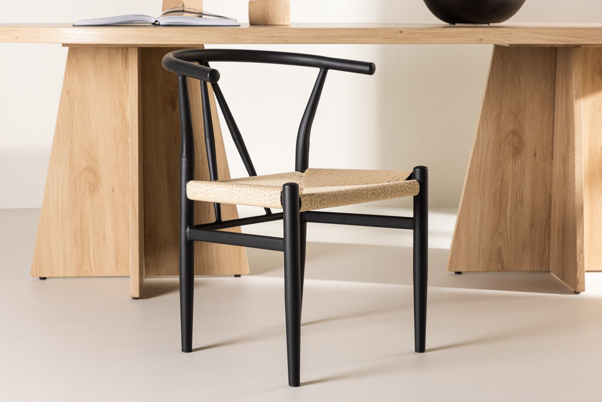 Alfons Esszimmerstuhl in Schwarz präsentiert im Onlineshop von KAQTU Design AG. Schalenstuhl mit Armlehne ist von Venture Home
