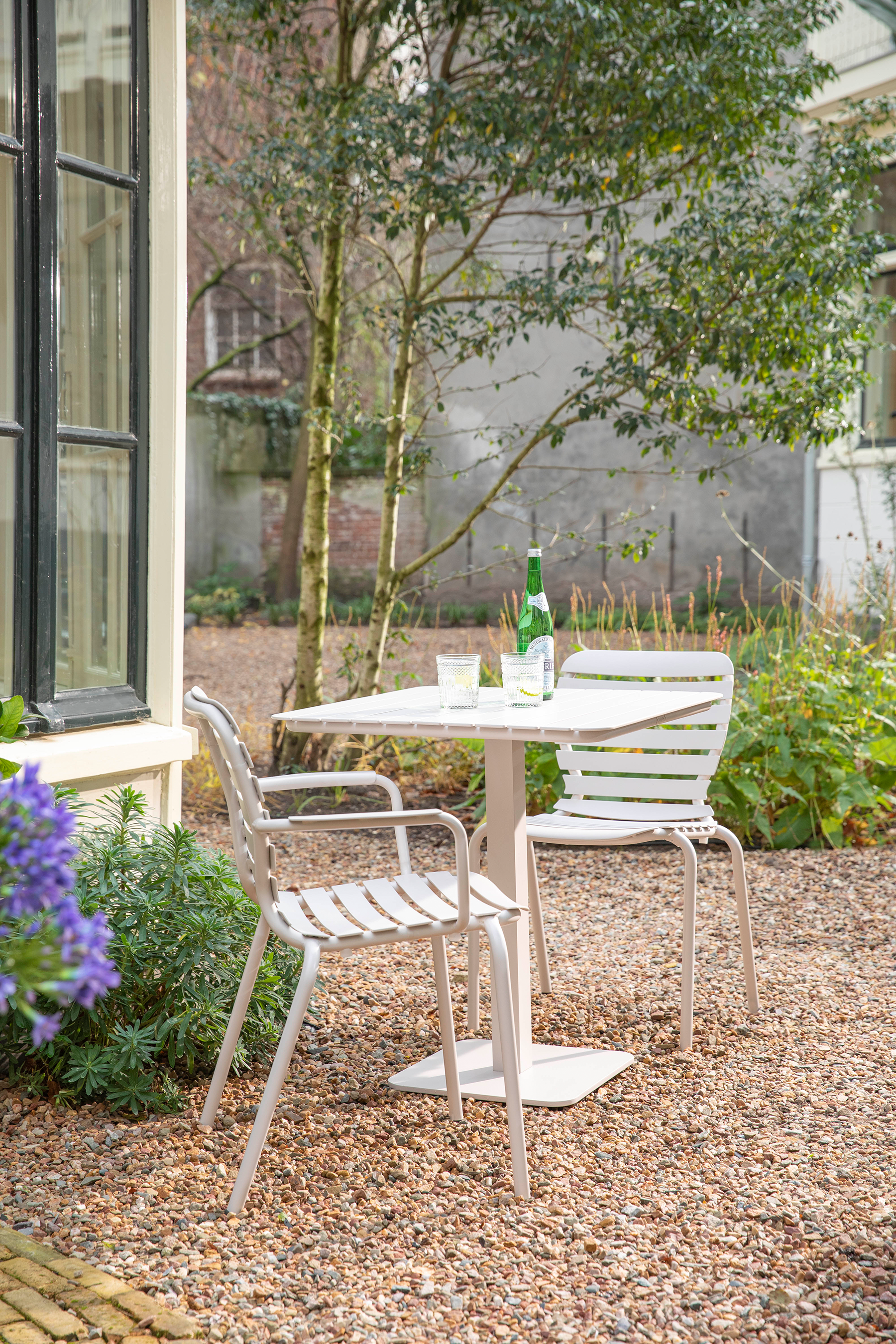 Gartenstuhl mit Armlehne Vondel - KAQTU Design