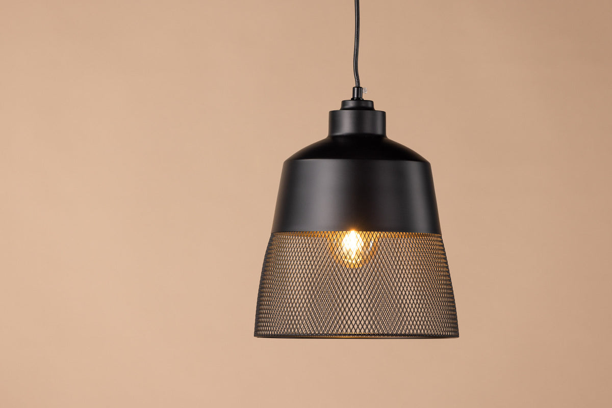 Toulon Pendelleuchte in Schwarz präsentiert im Onlineshop von KAQTU Design AG. Pendelleuchte ist von Venture Home