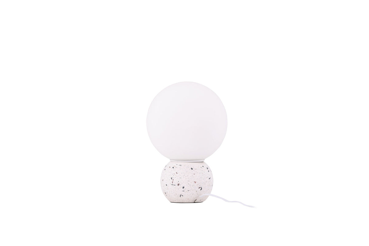 Metz Tischleuchte in Weiss präsentiert im Onlineshop von KAQTU Design AG. Tischleuchte ist von Venture Home
