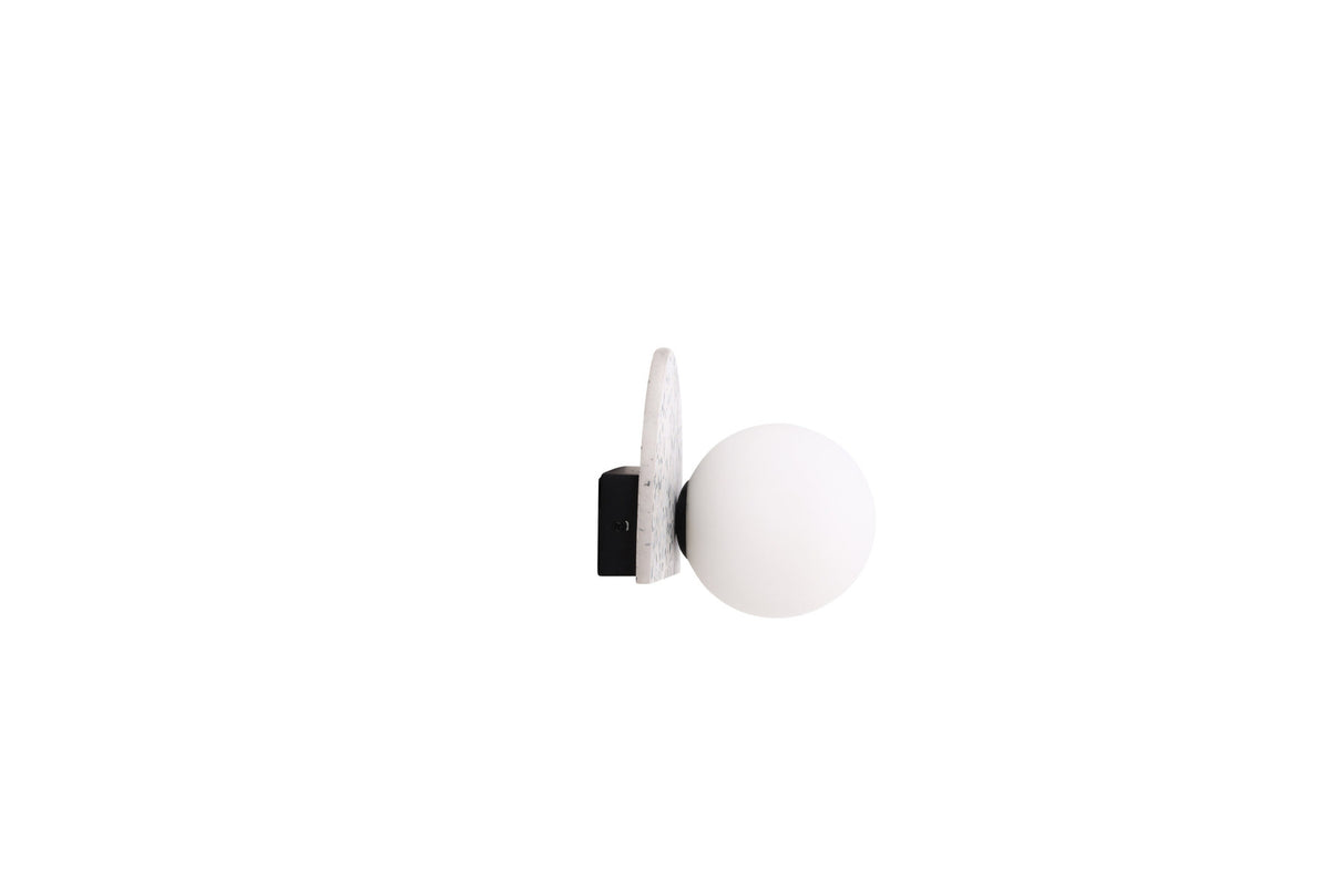 Abbeville Wandleuchte in Weiss präsentiert im Onlineshop von KAQTU Design AG. Wandleuchte ist von Venture Home
