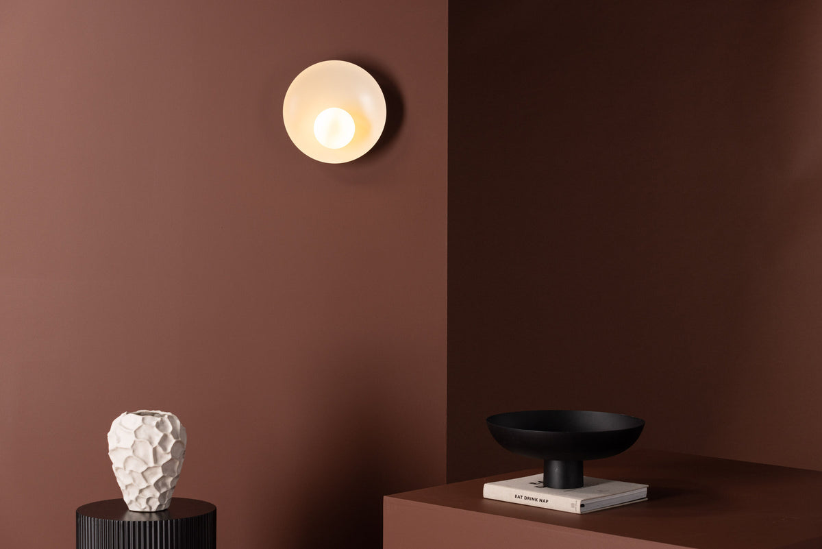 Le Havre Wandleuchte in Hellgrau präsentiert im Onlineshop von KAQTU Design AG. Wandleuchte ist von Venture Home