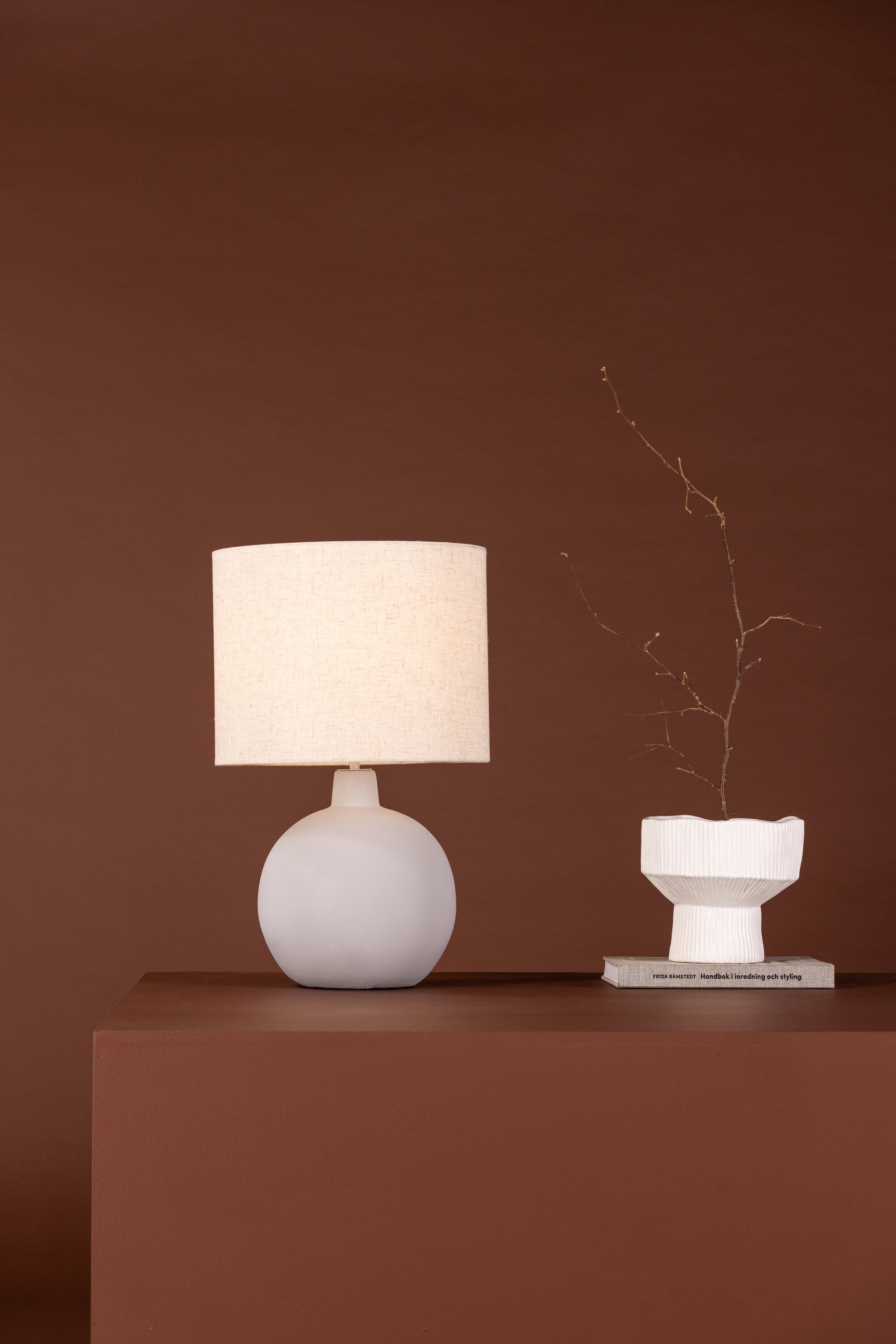Torcello Tischleuchte in Grau präsentiert im Onlineshop von KAQTU Design AG. Tischleuchte ist von Venture Home