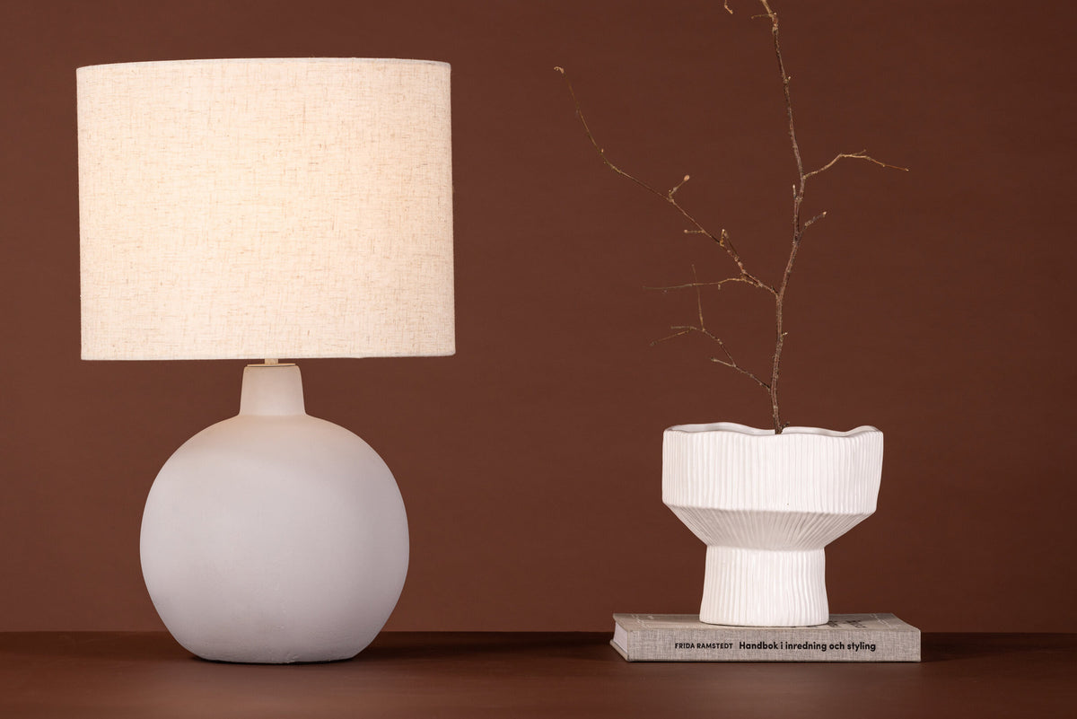 Torcello Tischleuchte in Grau präsentiert im Onlineshop von KAQTU Design AG. Tischleuchte ist von Venture Home