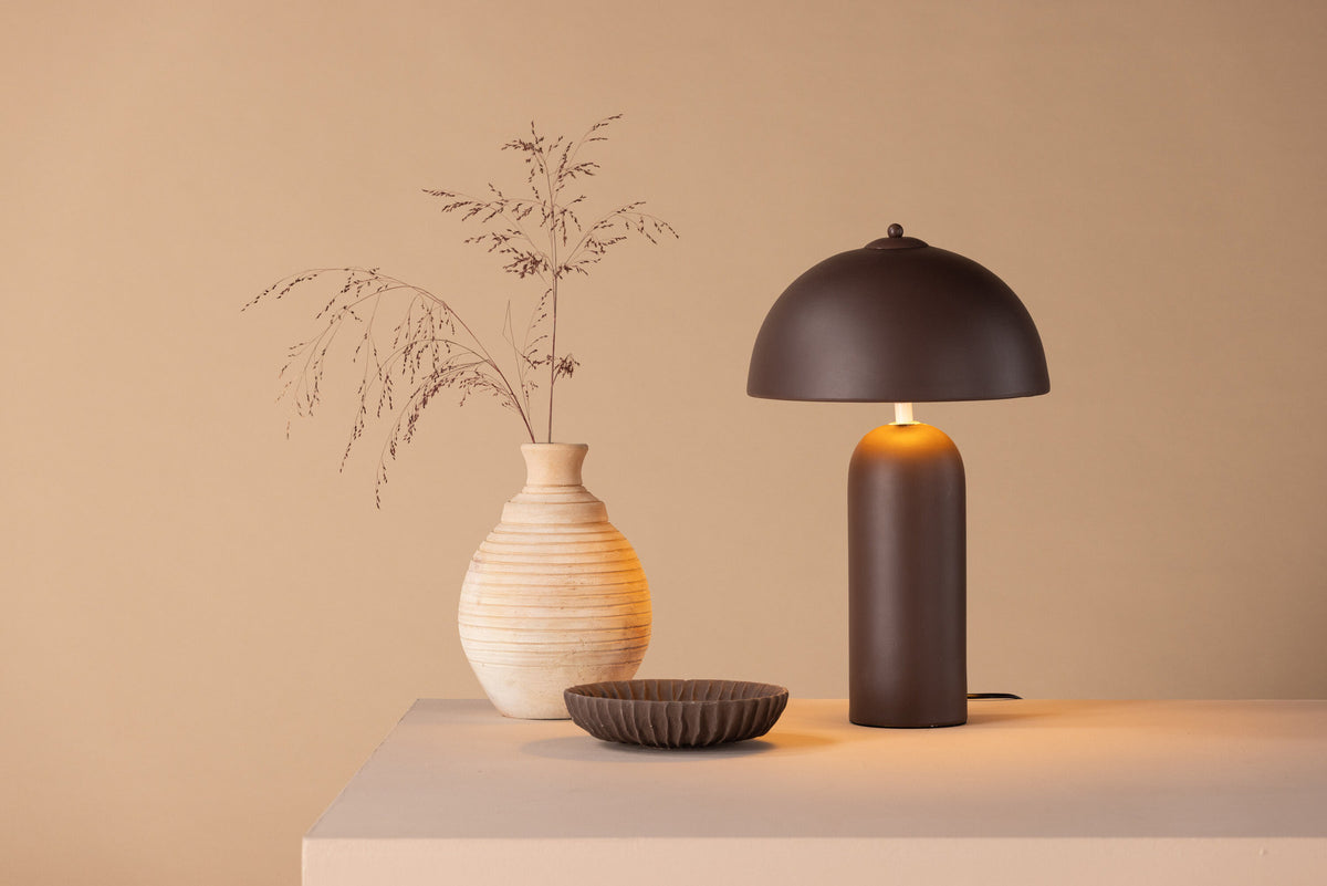 Corello Tischleuchte in Braun präsentiert im Onlineshop von KAQTU Design AG. Tischleuchte ist von Venture Home