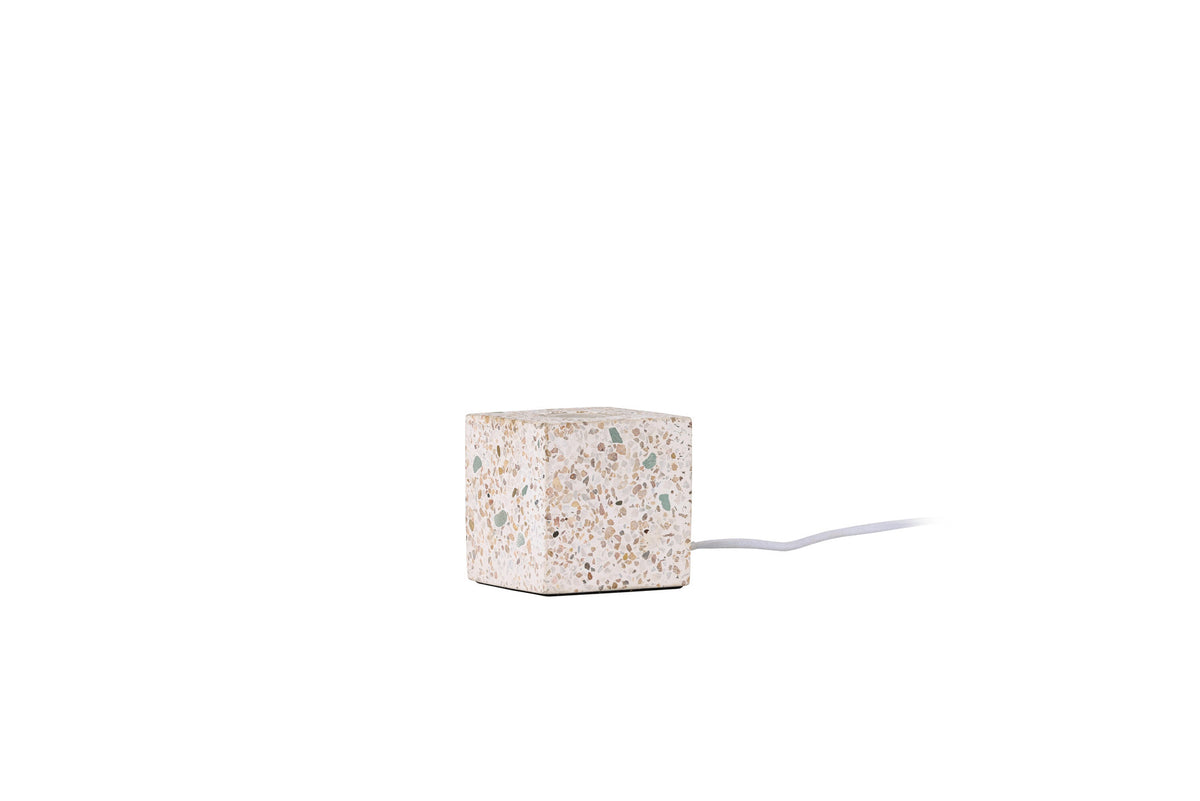 Rilche Tischleuchte in Grau präsentiert im Onlineshop von KAQTU Design AG. Tischleuchte ist von Venture Home