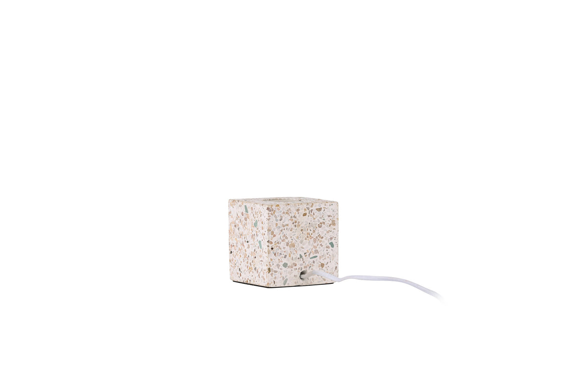 Rilche Tischleuchte in Grau präsentiert im Onlineshop von KAQTU Design AG. Tischleuchte ist von Venture Home