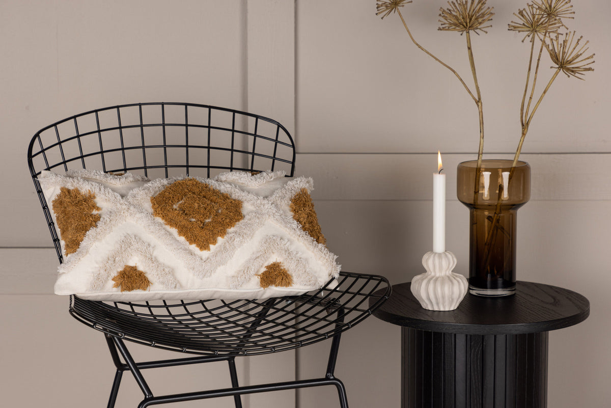 Ada Kissenbezug in Braun präsentiert im Onlineshop von KAQTU Design AG. Deko Kissenbezug ist von Venture Home