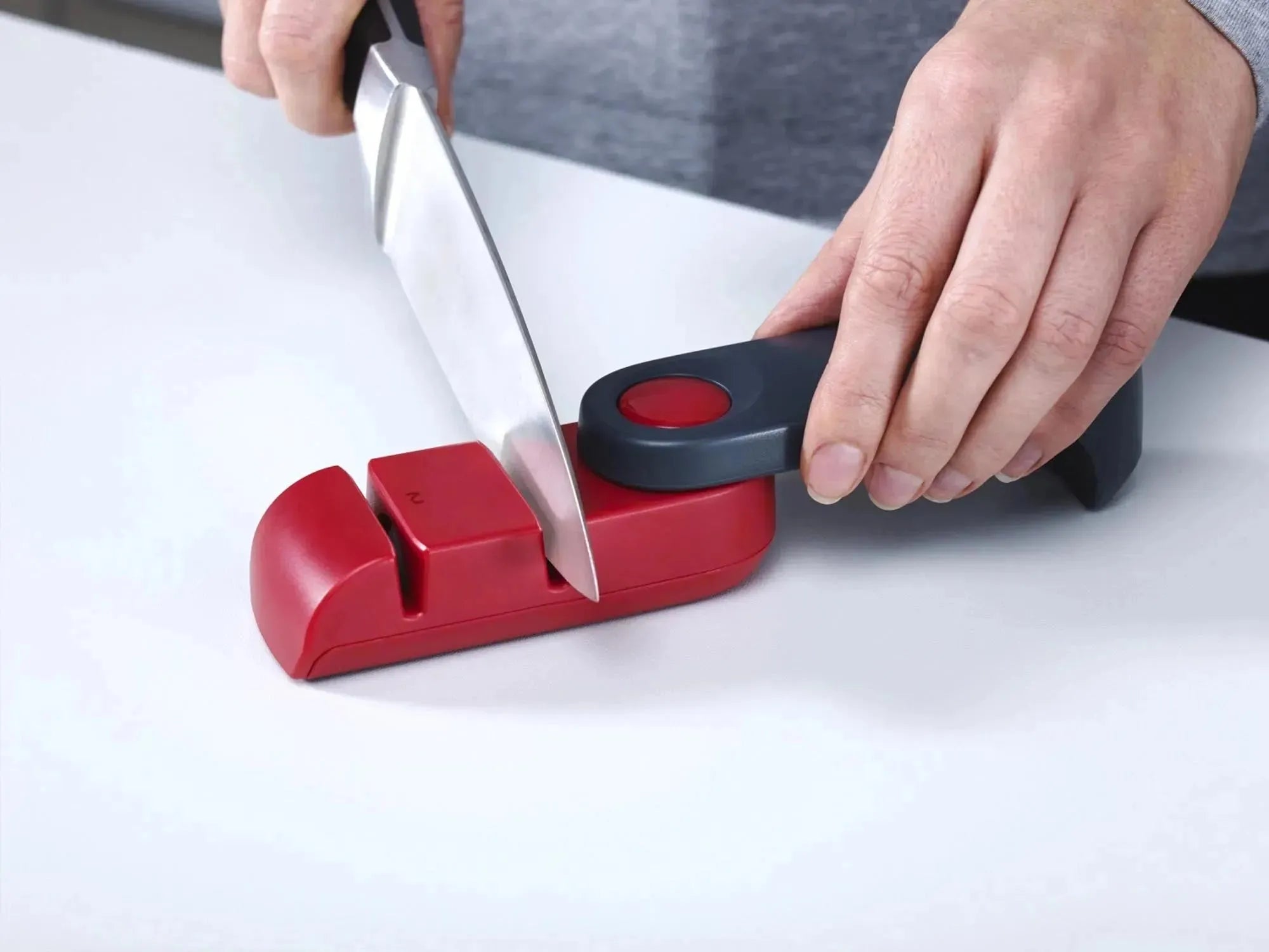 Rota Messerschärfer: Innovatives Design für perfekte Schärfe.