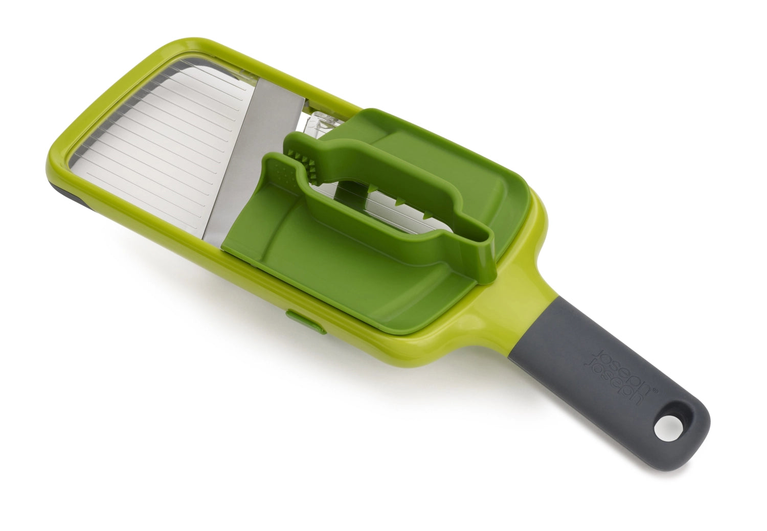 Multi-Grip Mandoline mit präzisem Lebensmittelgriff - Grün in Grün präsentiert im Onlineshop von KAQTU Design AG. Lebensmittel ist von Joseph Joseph
