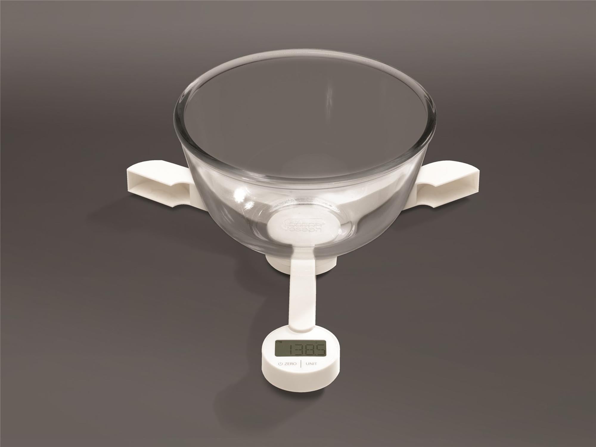 Platzsparende weiße TriScale Küchenwaage von Joseph Joseph.